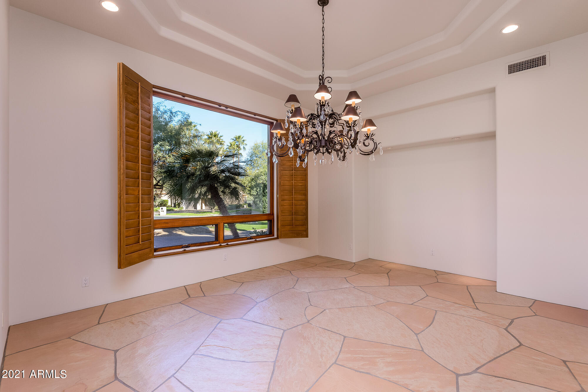 HIDDEN PARADISE - Residential