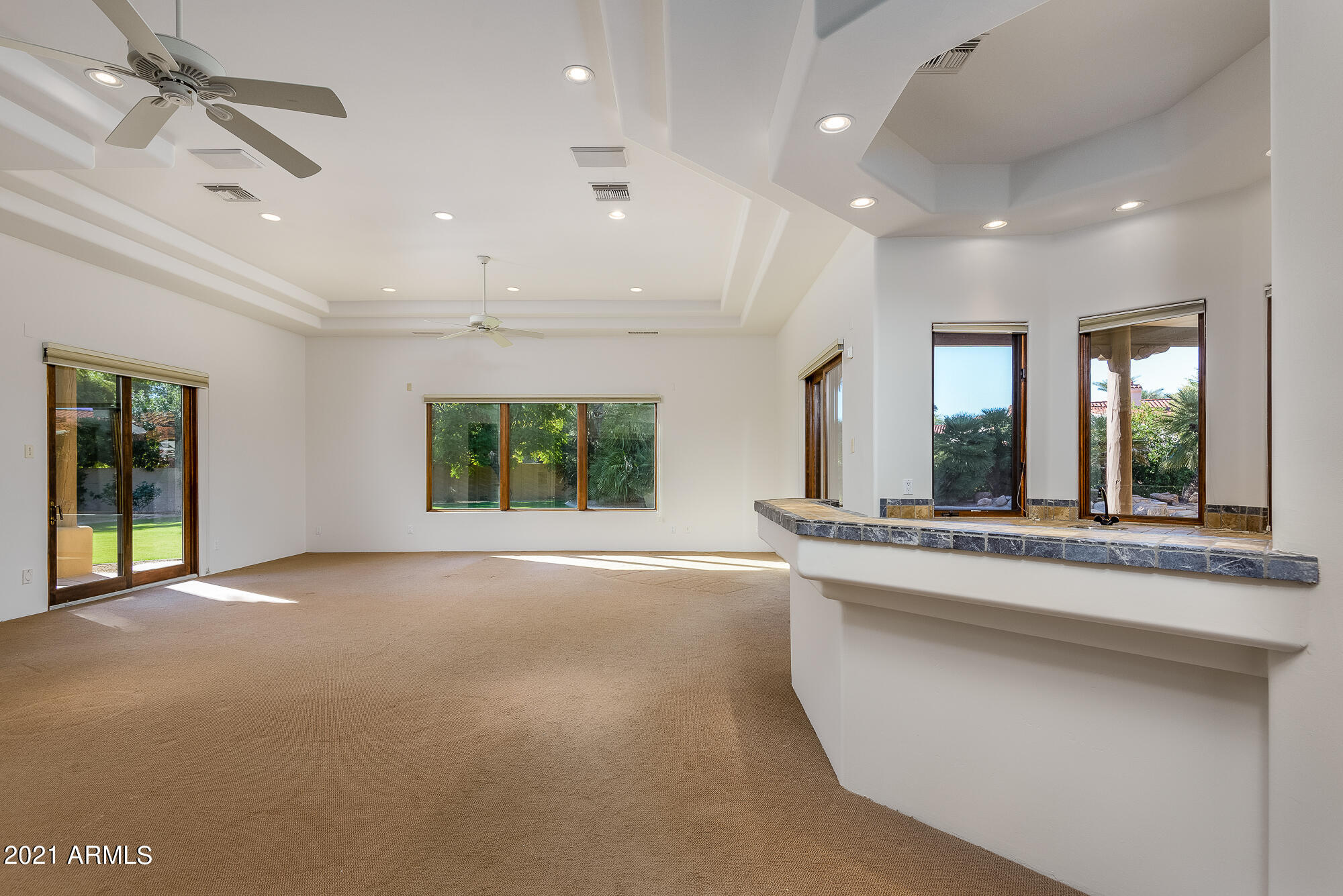 HIDDEN PARADISE - Residential