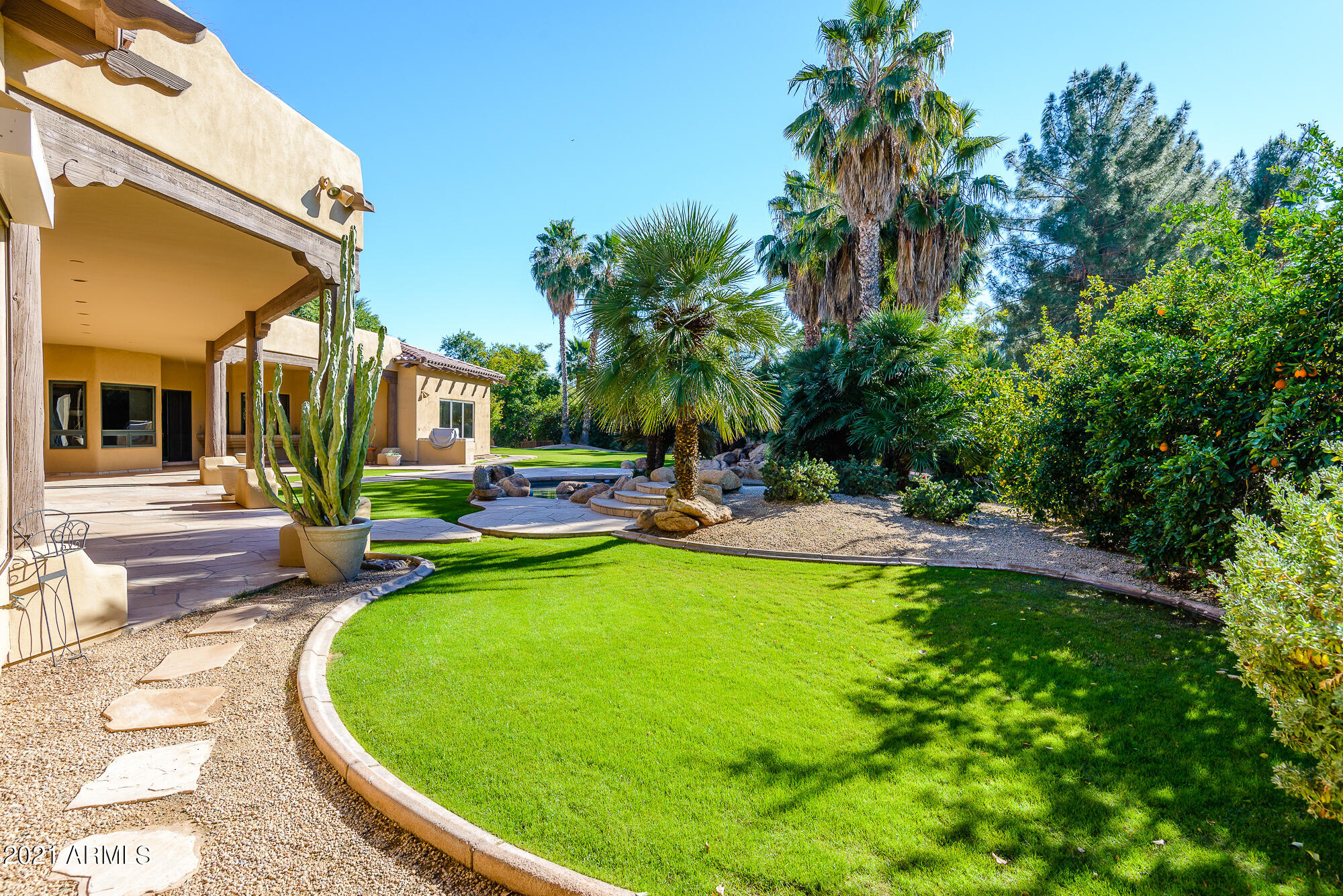 HIDDEN PARADISE - Residential