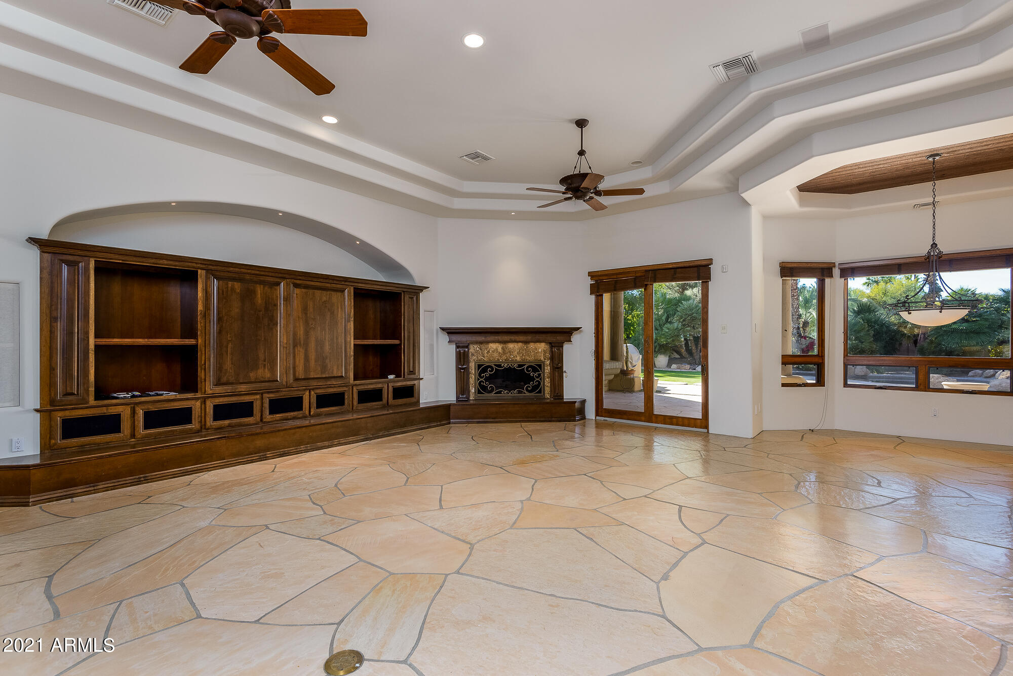 HIDDEN PARADISE - Residential