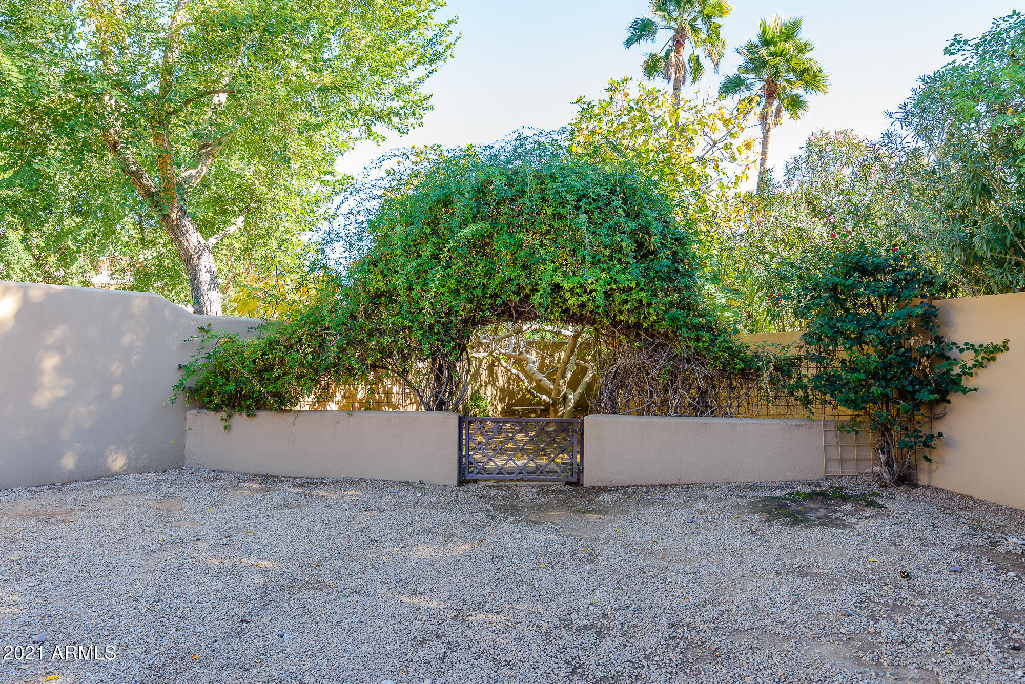 HIDDEN PARADISE - Residential
