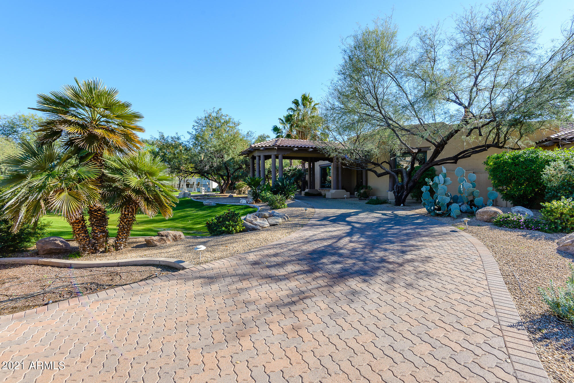 HIDDEN PARADISE - Residential