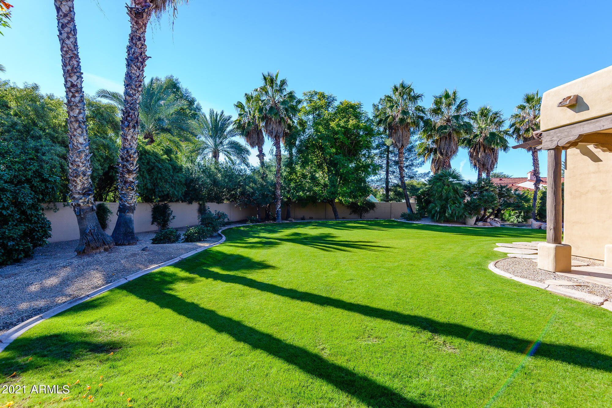 HIDDEN PARADISE - Residential