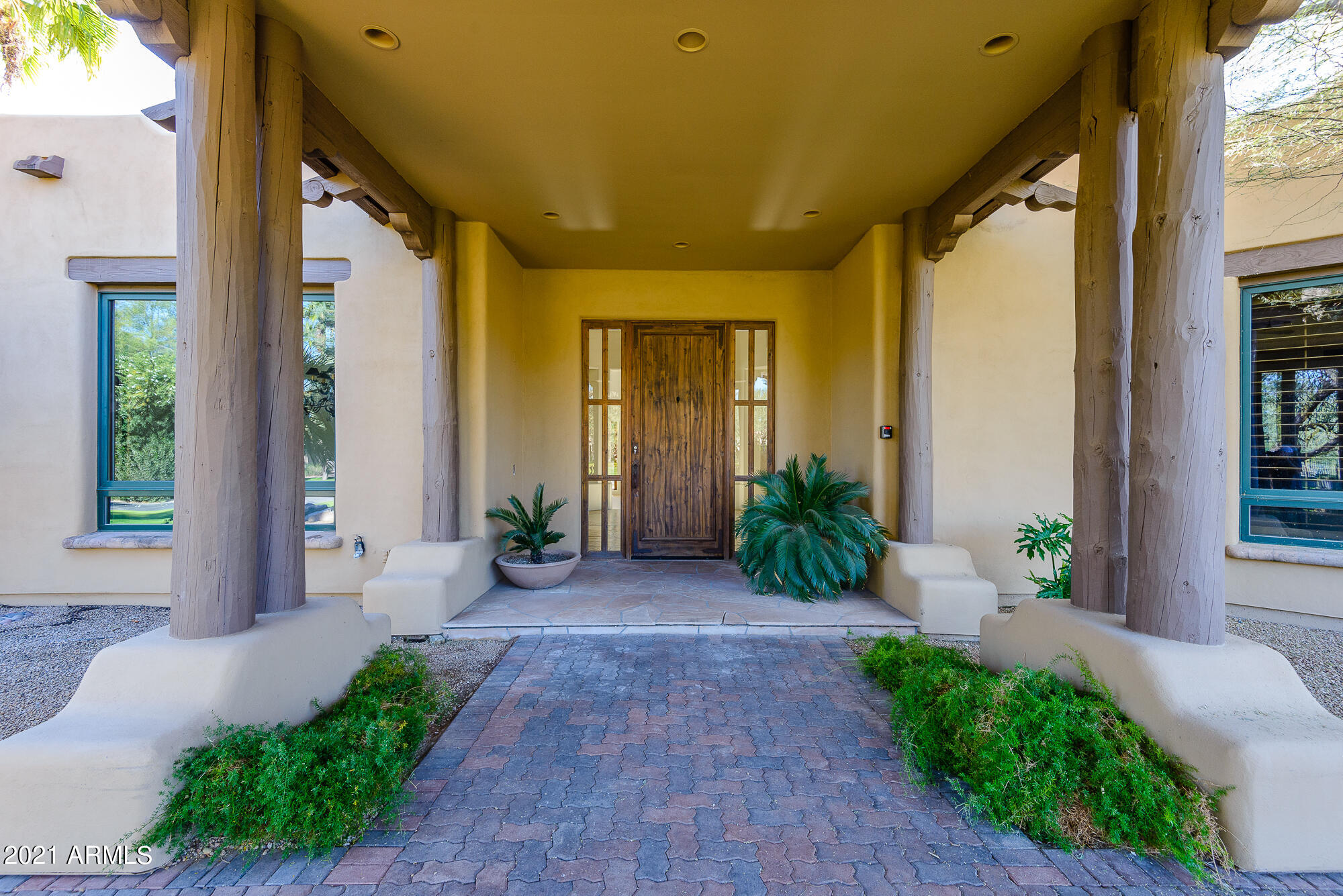 HIDDEN PARADISE - Residential