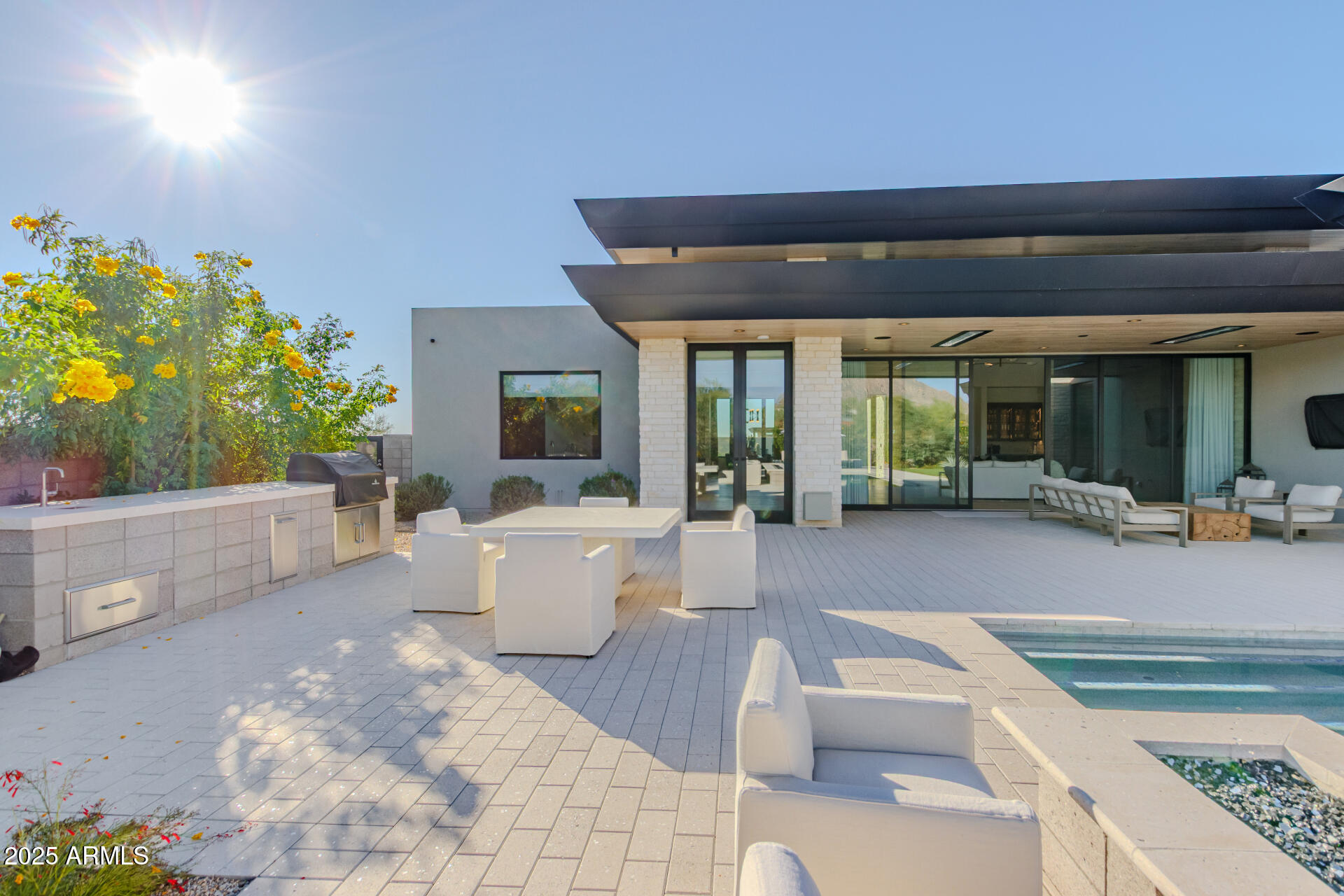 SOLITUDE - Residential