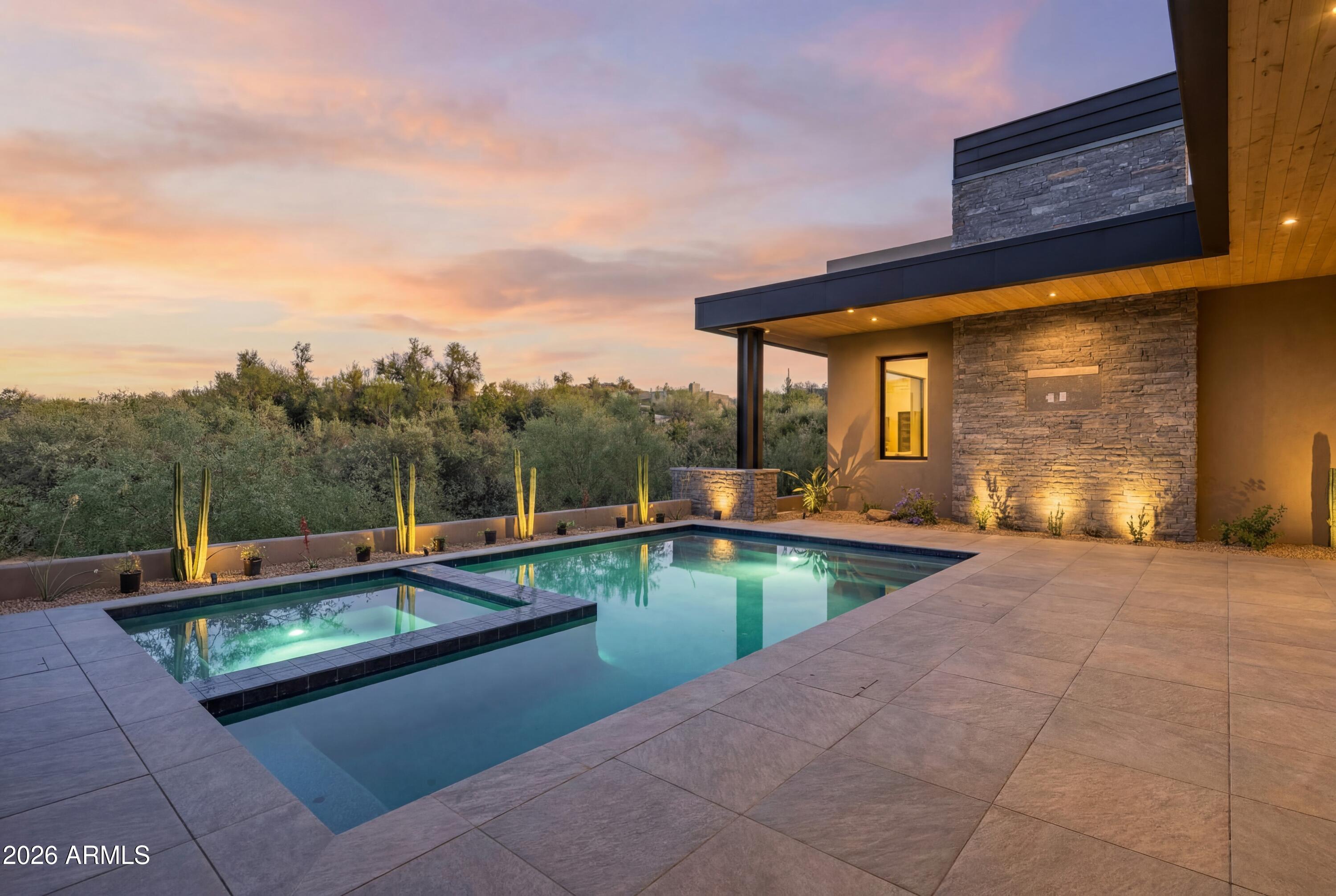 DESERT MOUNTAIN - Residential