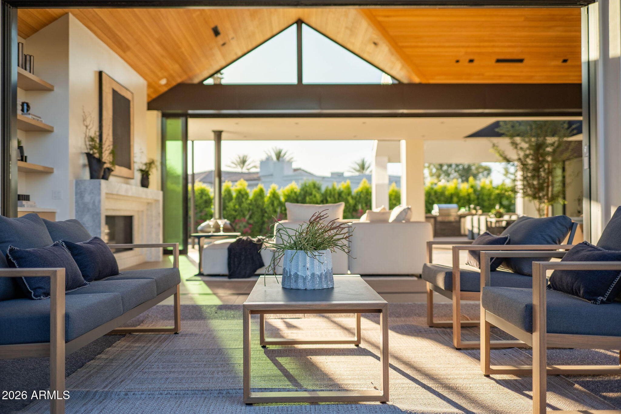 SALIDA DEL SOL - Residential