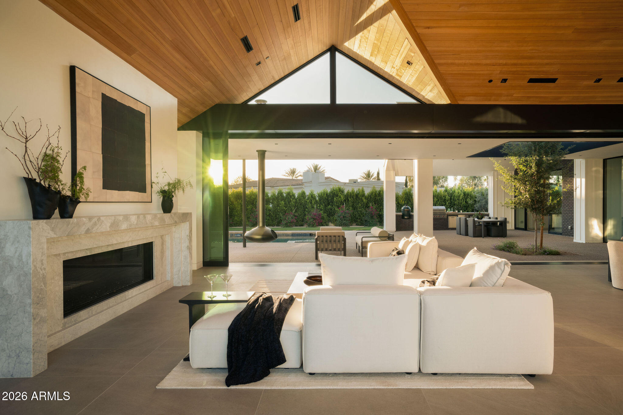 SALIDA DEL SOL - Residential