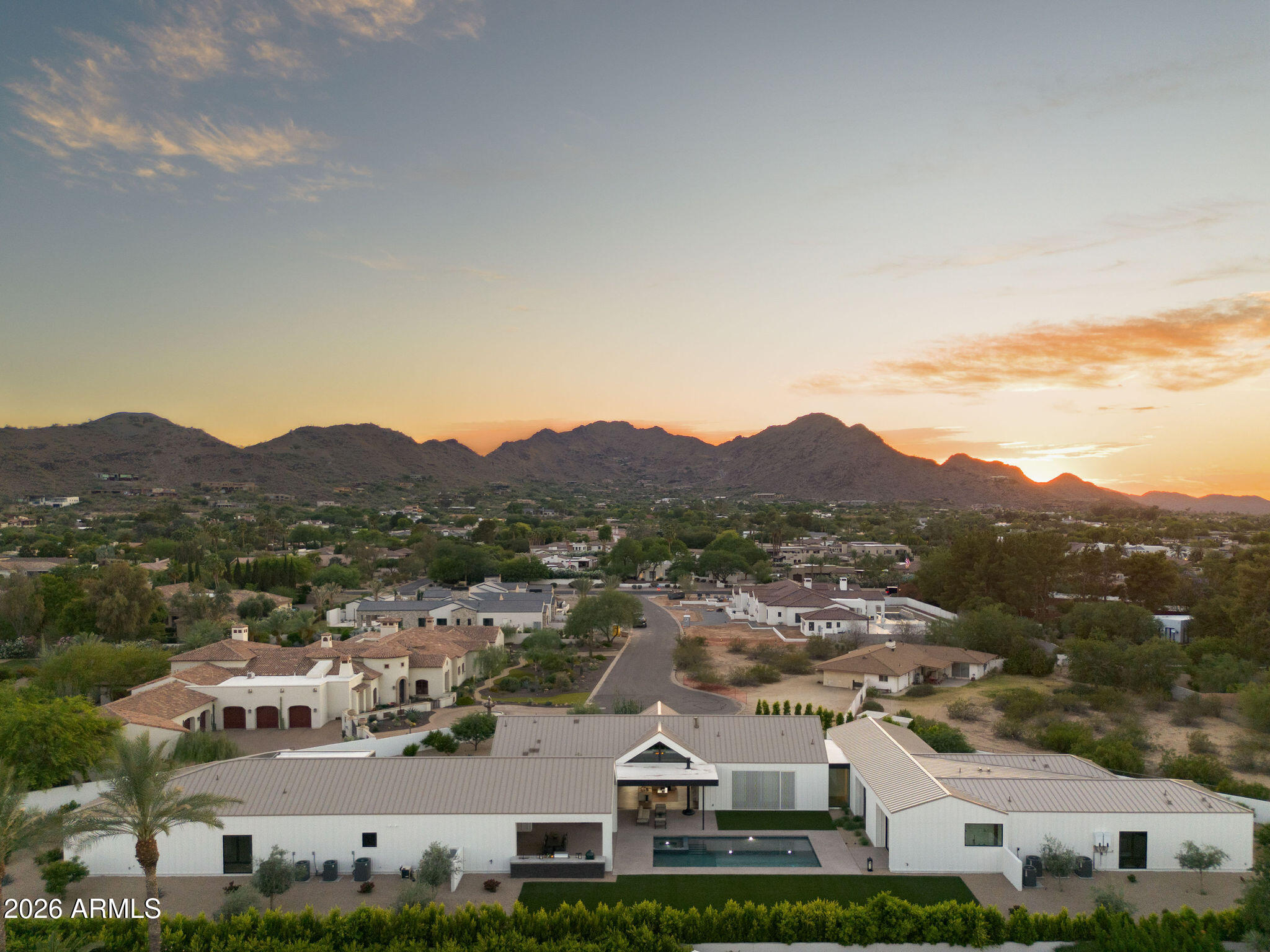 SALIDA DEL SOL - Residential