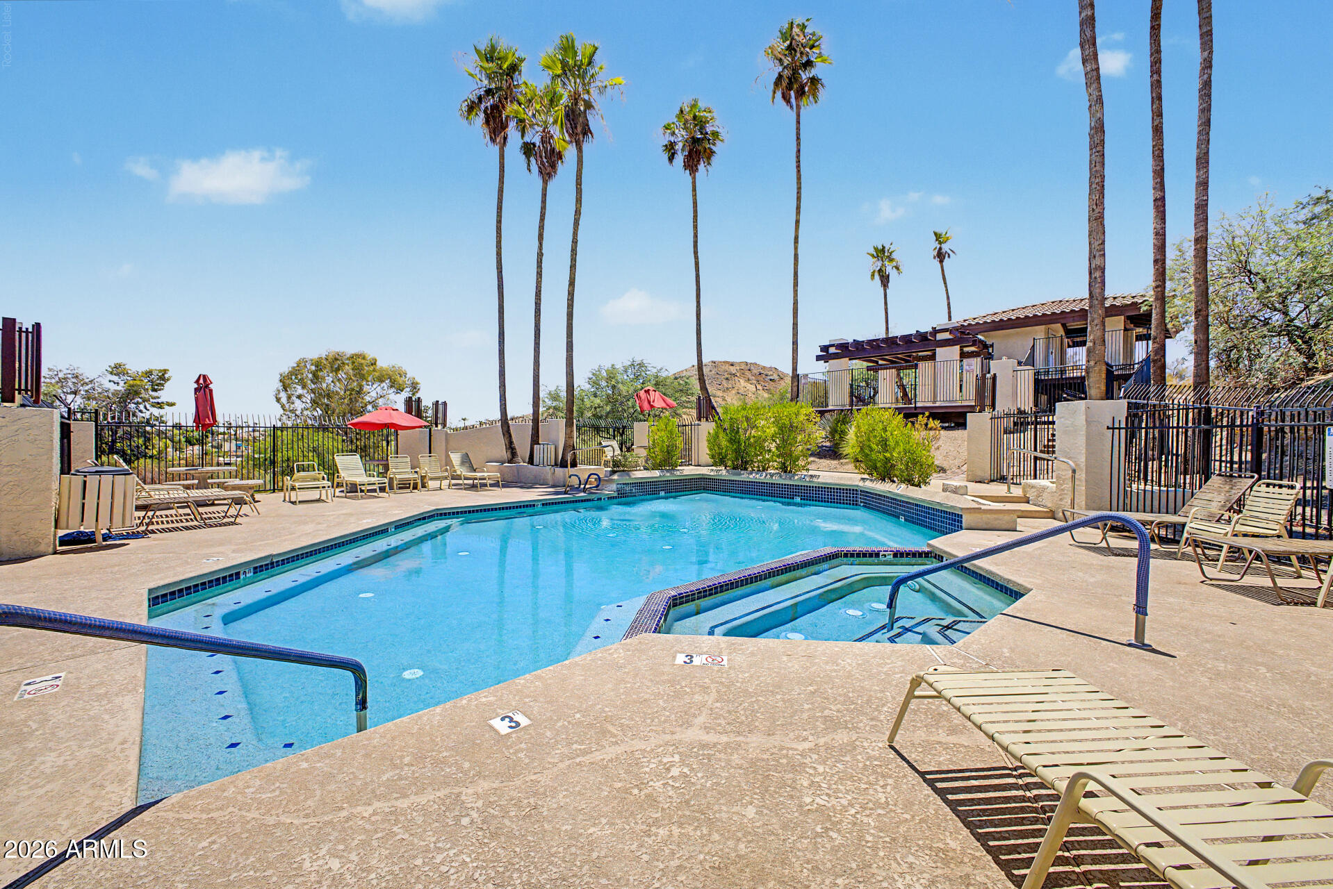 POINTE SOUTH MOUNTAIN UNIT 4 AMD - Residential
