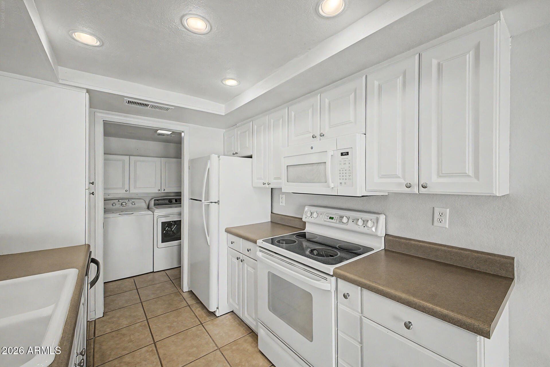 POINTE SOUTH MOUNTAIN UNIT 4 AMD - Residential