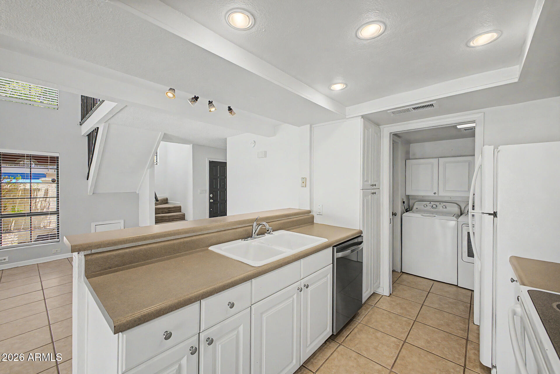 POINTE SOUTH MOUNTAIN UNIT 4 AMD - Residential