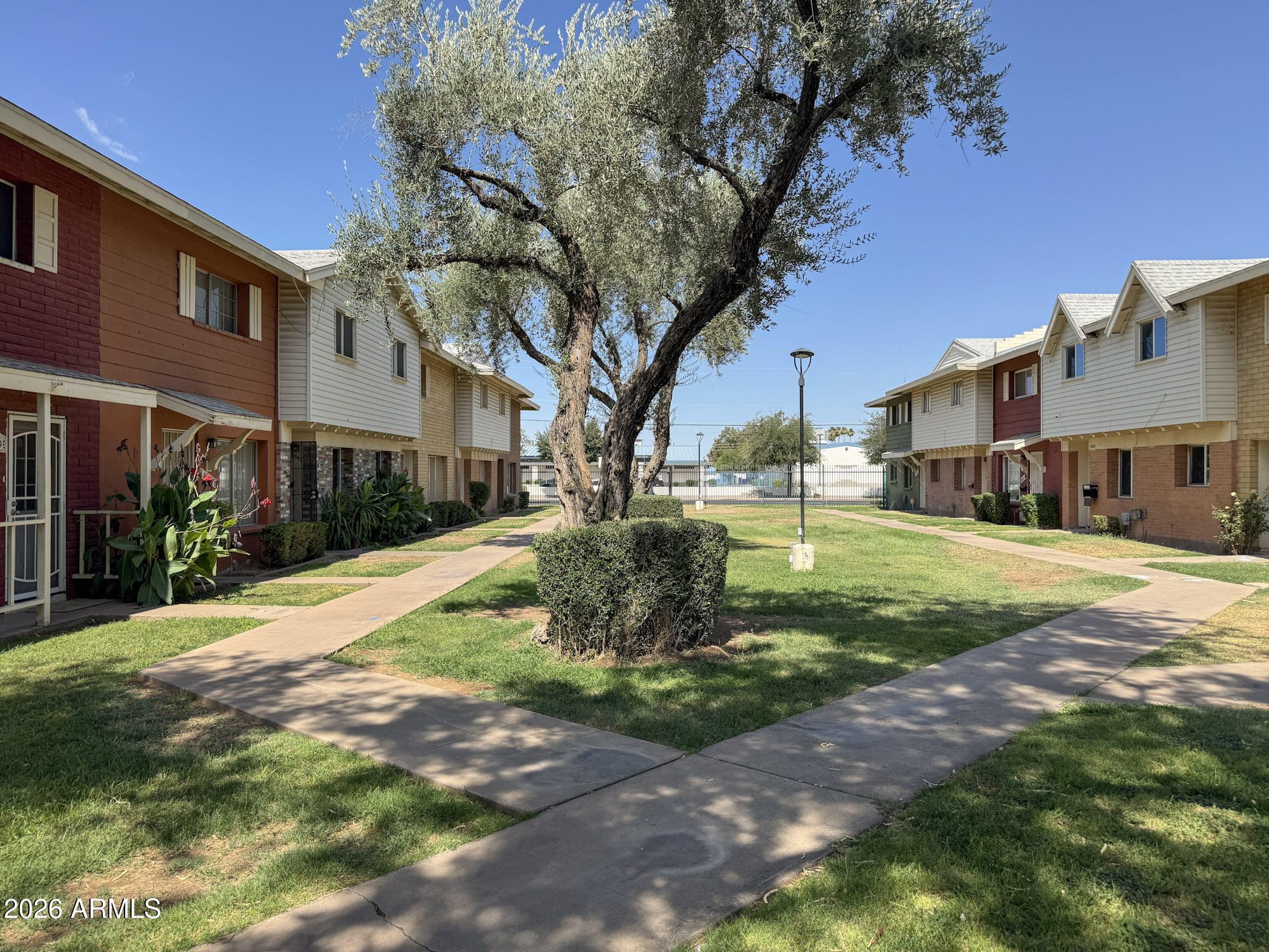 WEST PLAZA TOWNHOUSE - Residential