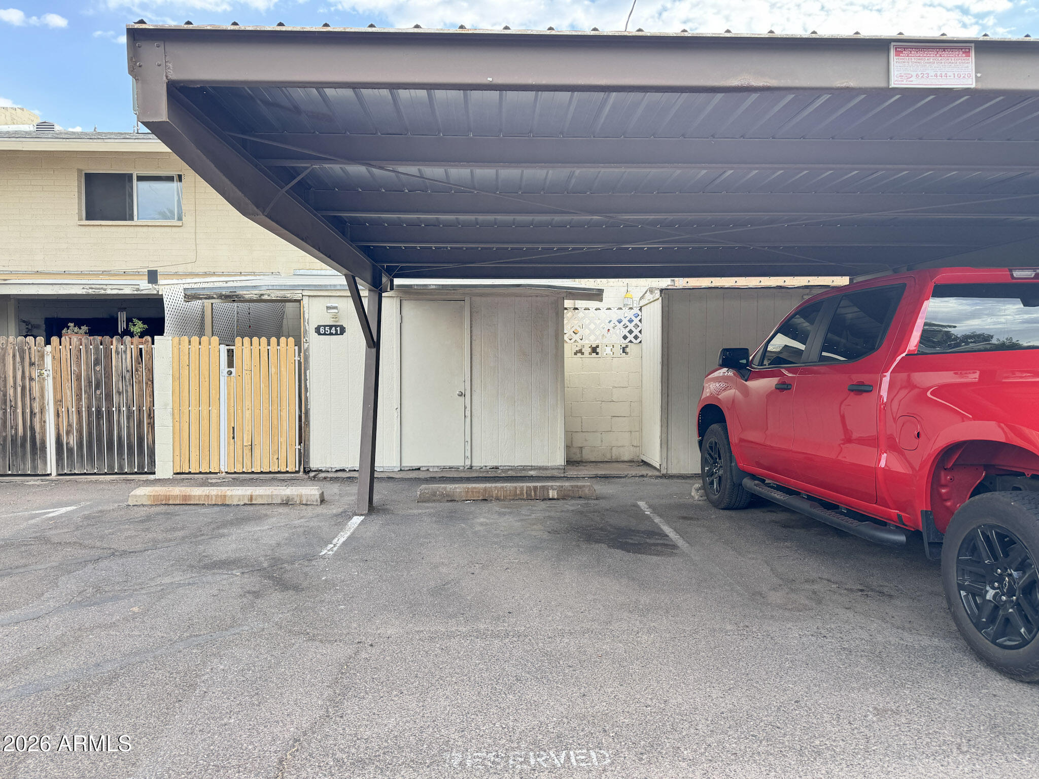 WEST PLAZA TOWNHOUSE - Residential