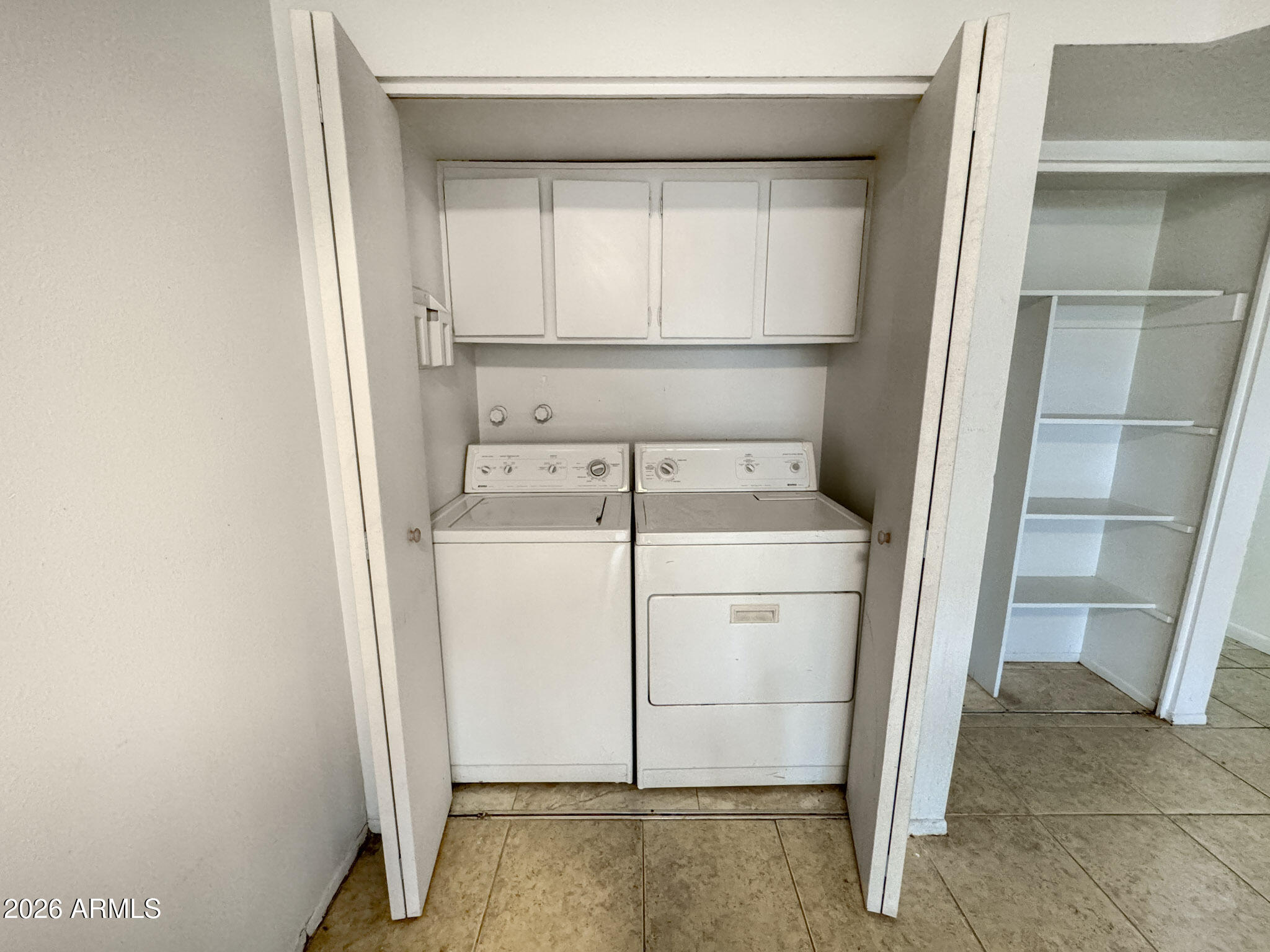 WEST PLAZA TOWNHOUSE - Residential