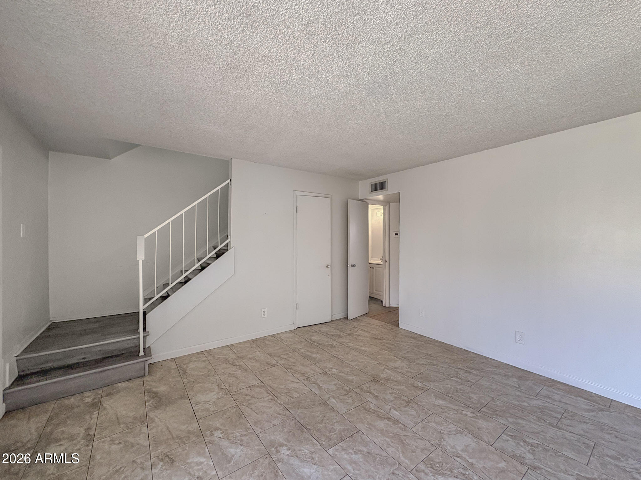 WEST PLAZA TOWNHOUSE - Residential