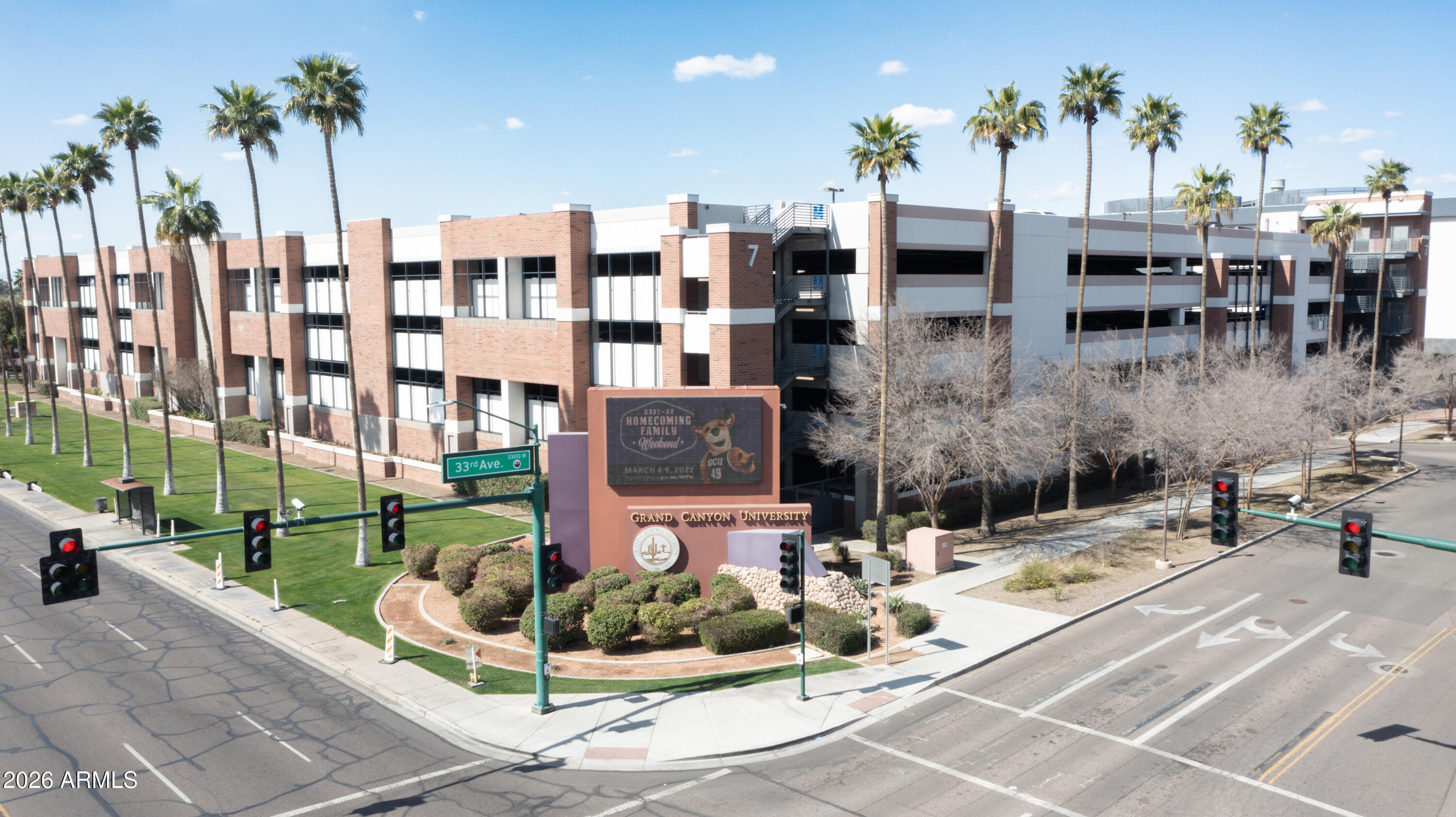 WEST PLAZA TOWNHOUSE - Residential
