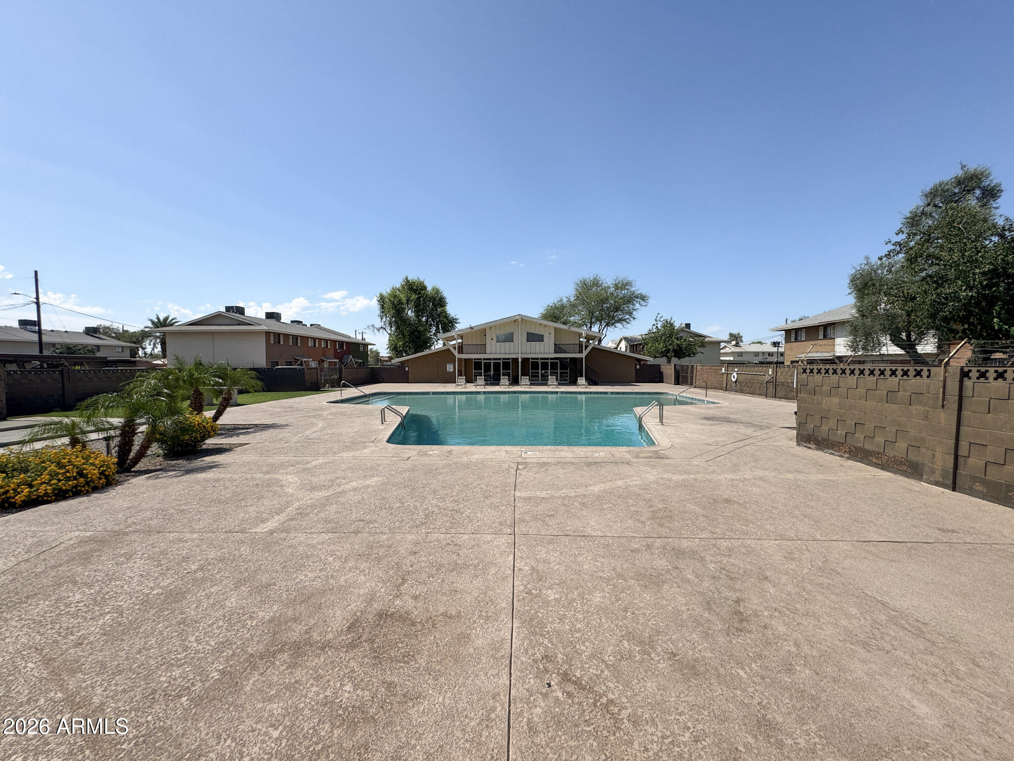 WEST PLAZA TOWNHOUSE - Residential