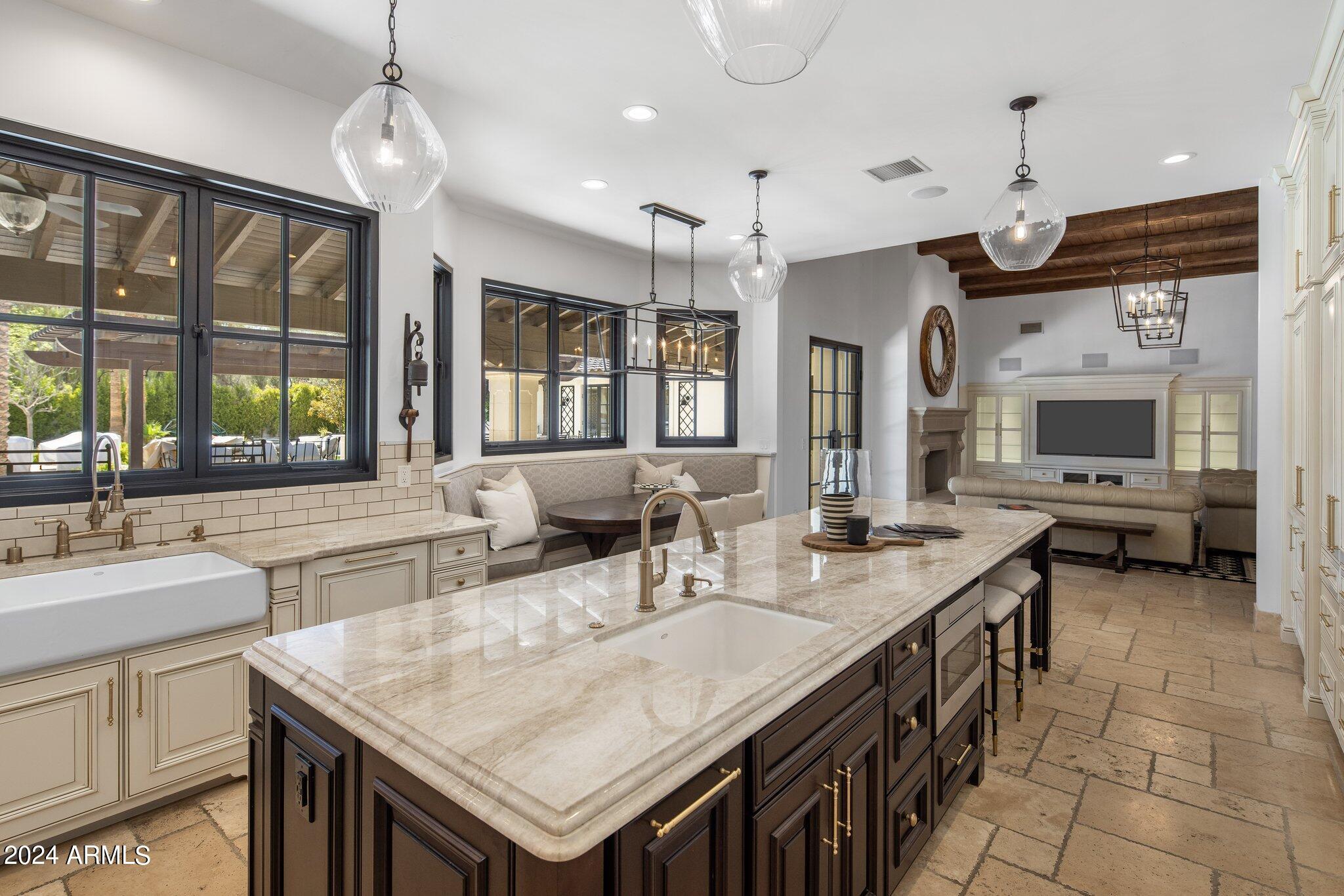 CAMELBACK COUNTRY ESTATES UNIT 5 - Residential
