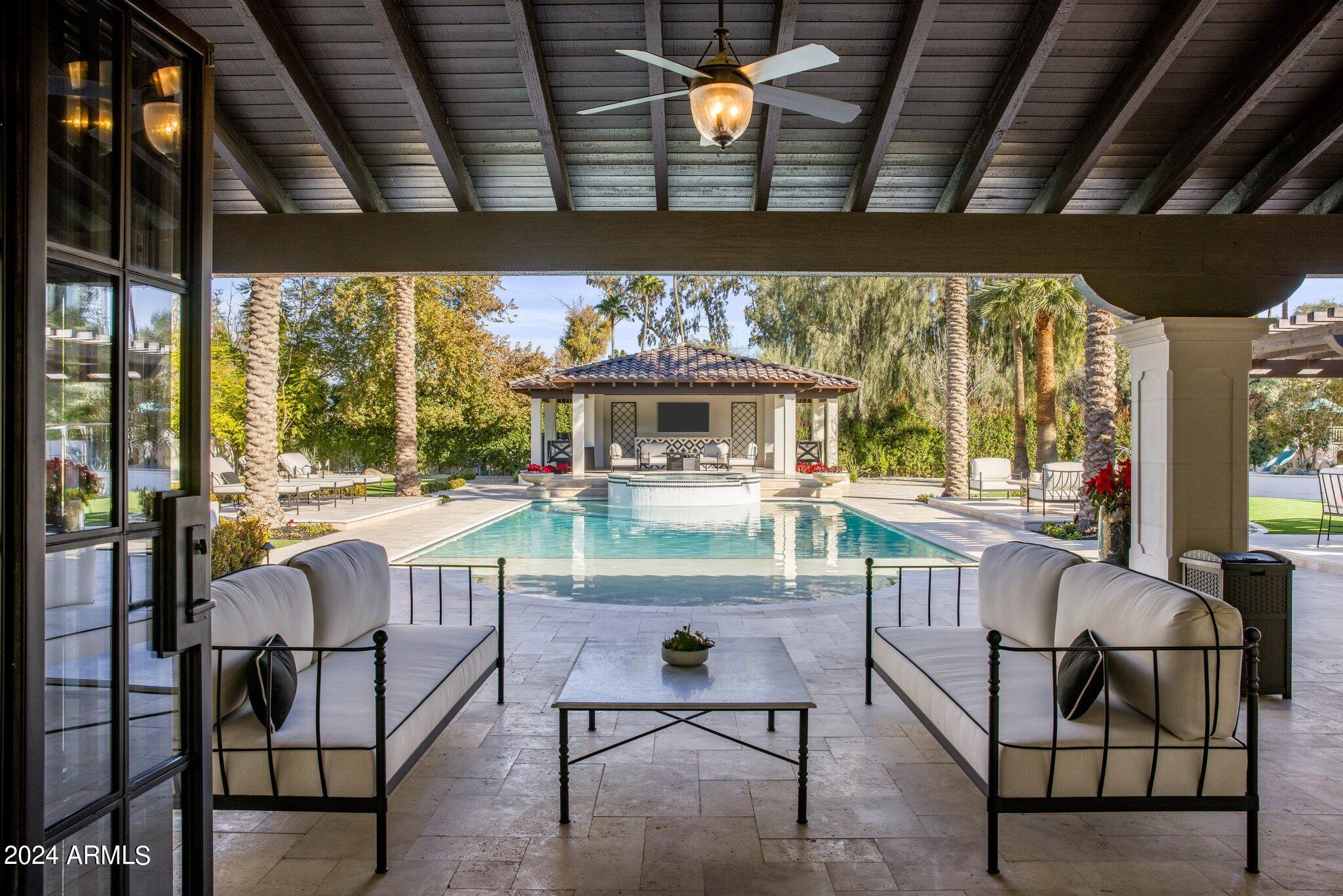 CAMELBACK COUNTRY ESTATES UNIT 5 - Residential