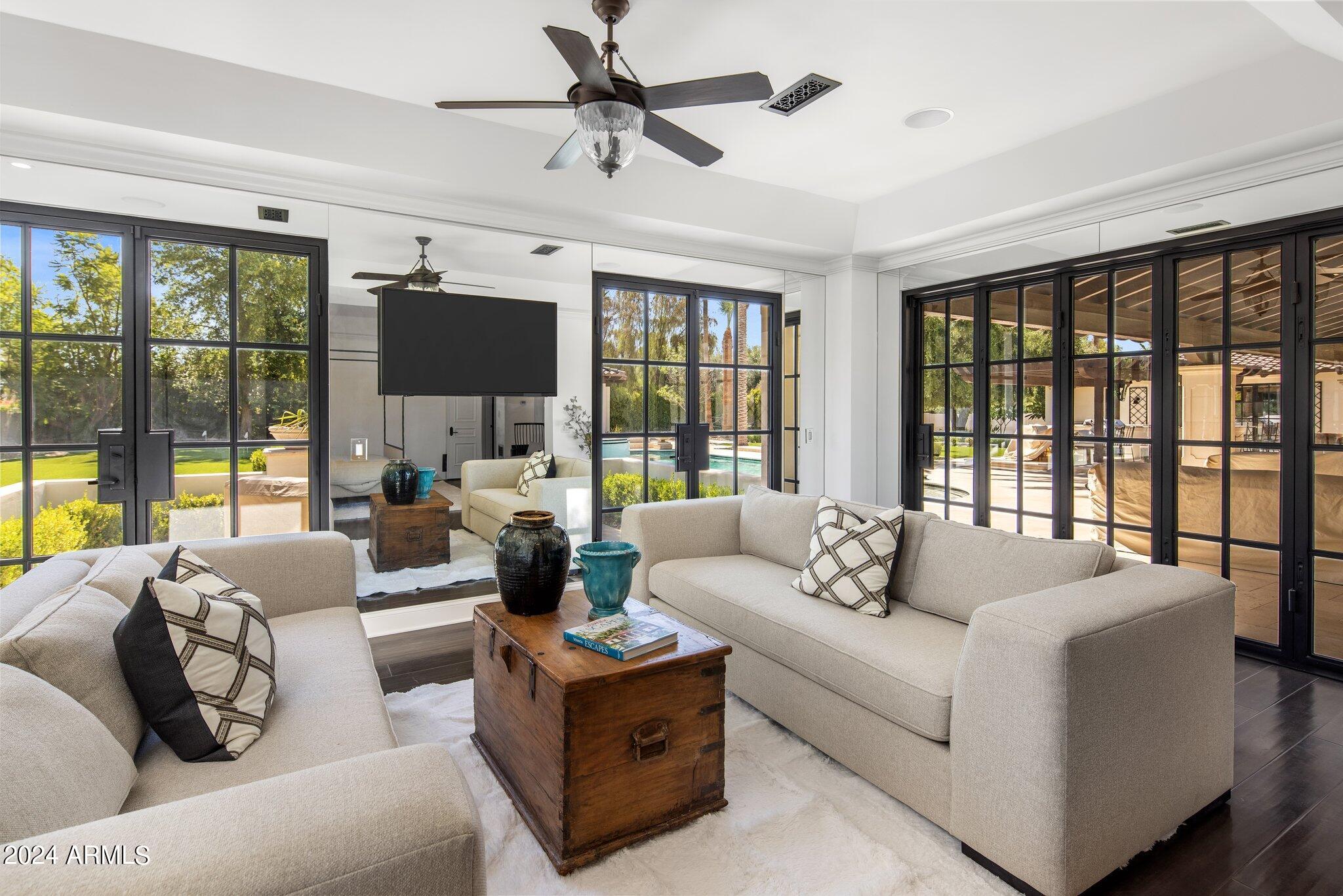 CAMELBACK COUNTRY ESTATES UNIT 5 - Residential