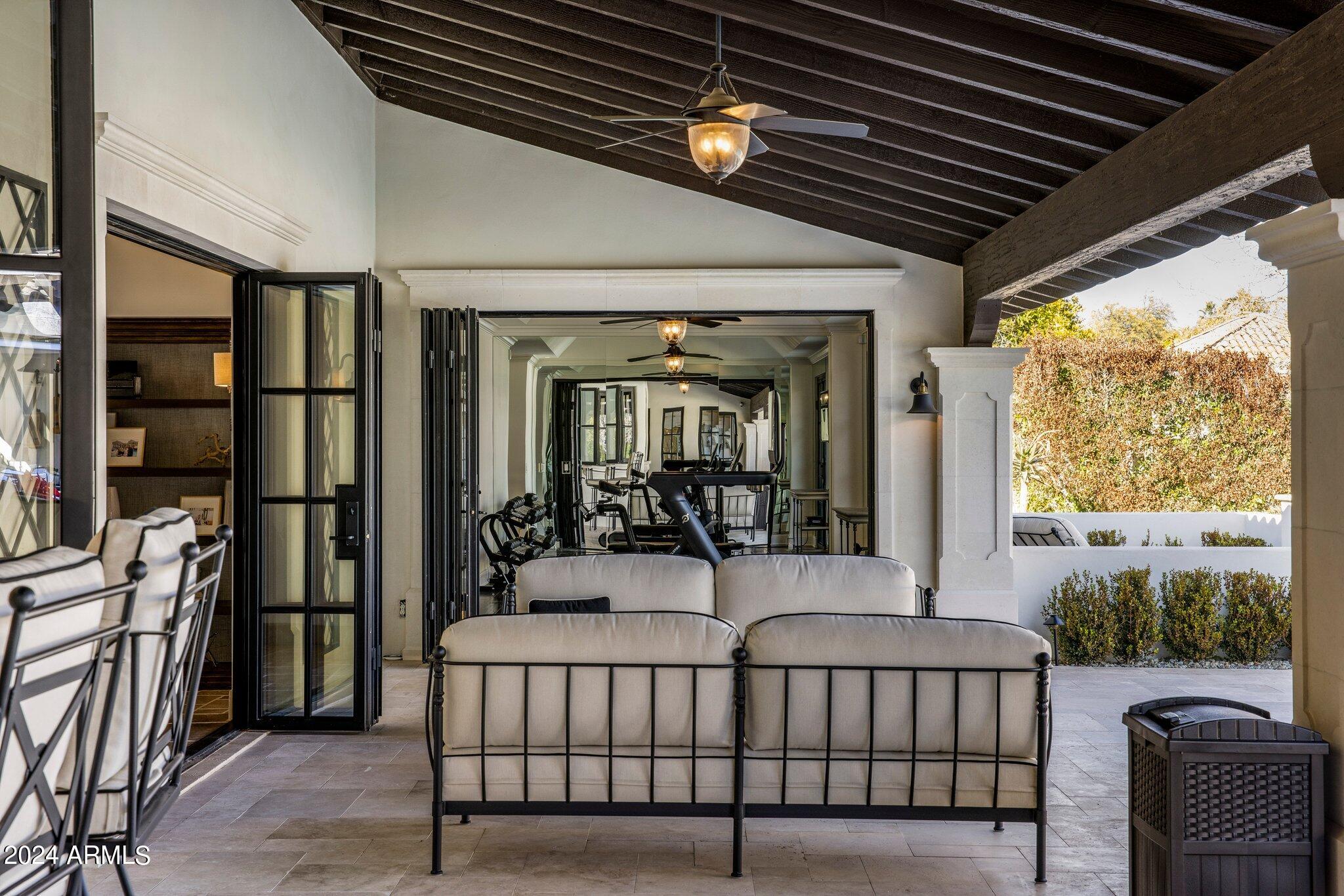 CAMELBACK COUNTRY ESTATES UNIT 5 - Residential