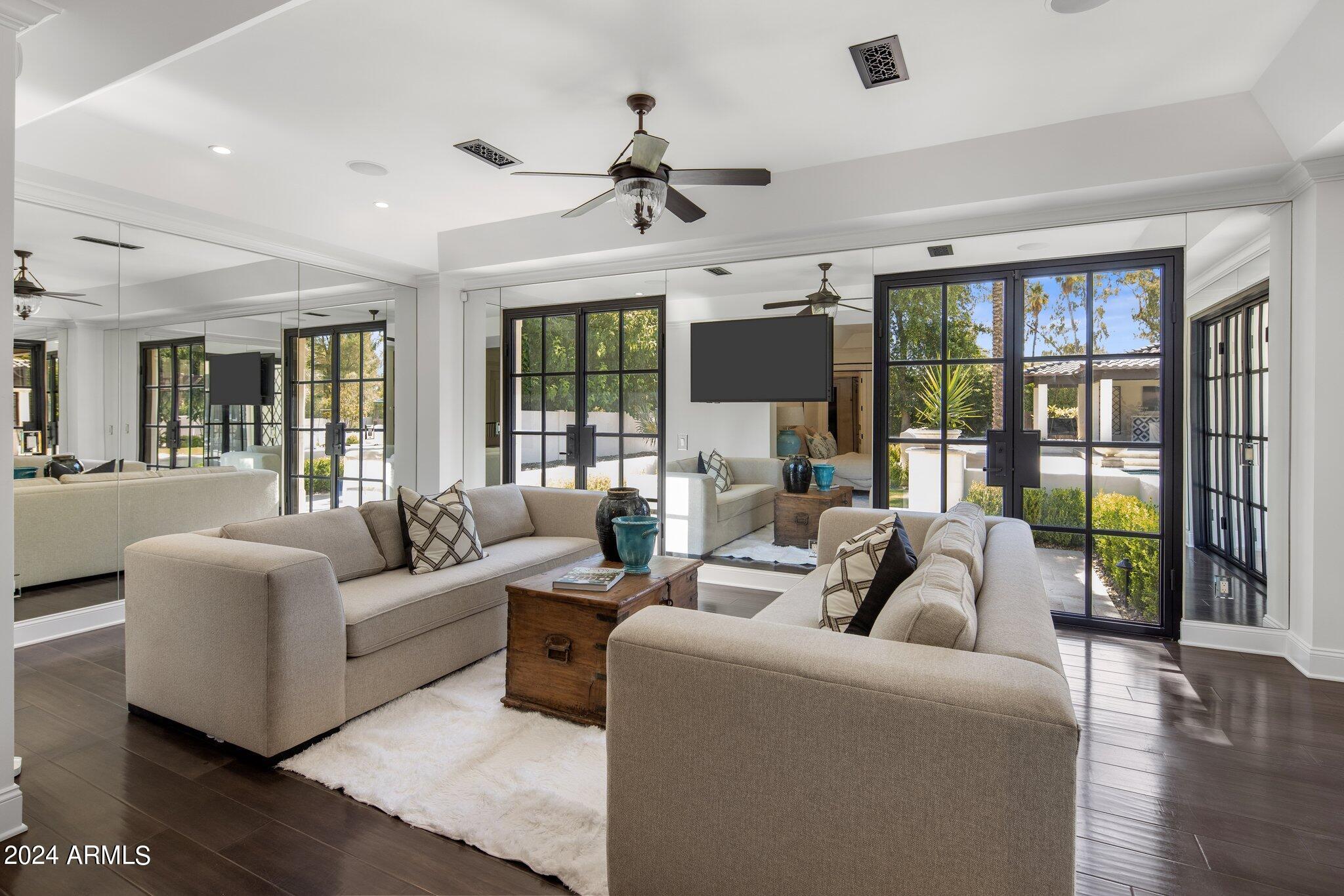 CAMELBACK COUNTRY ESTATES UNIT 5 - Residential