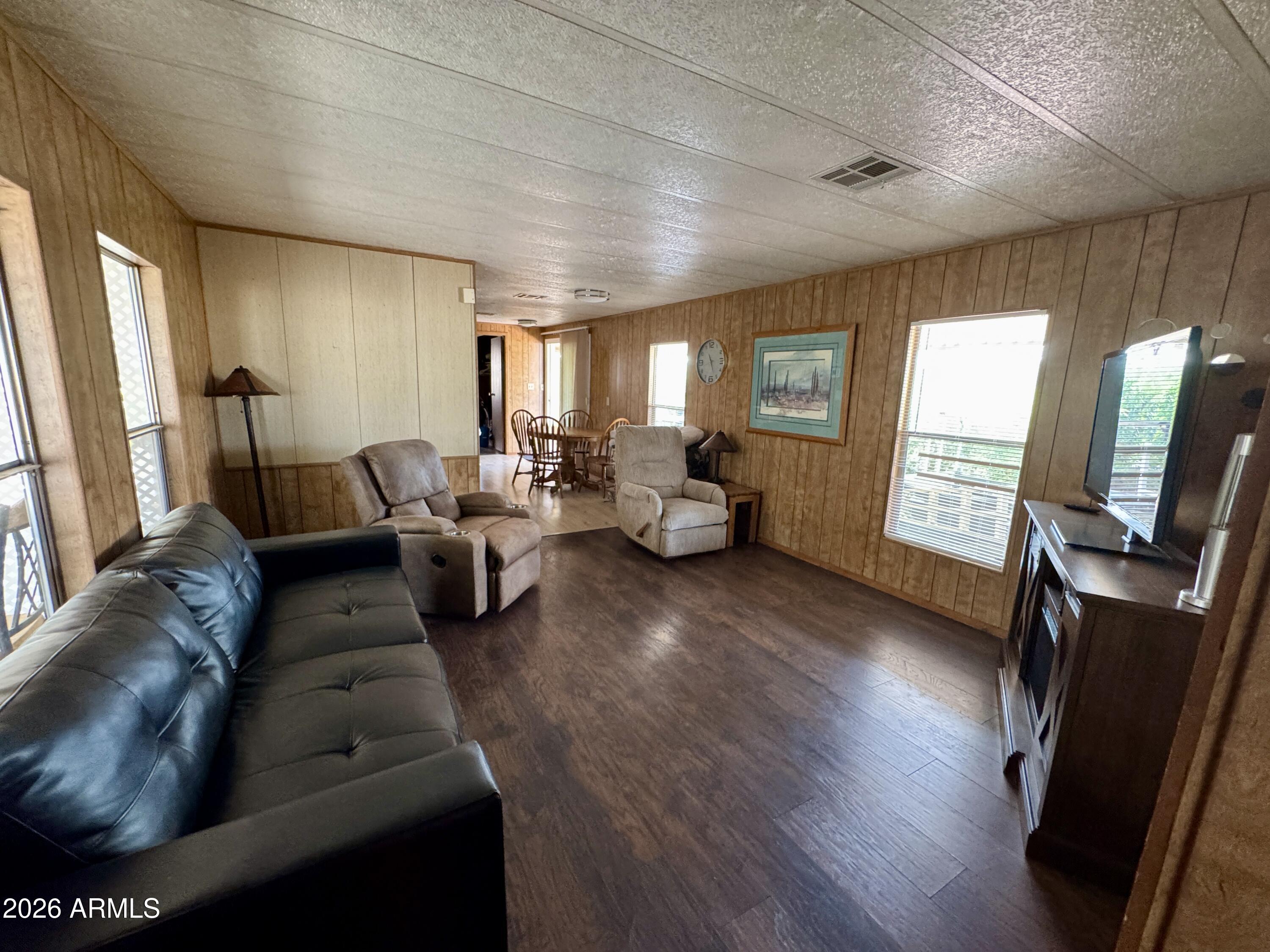 Pacific Manor - Residential