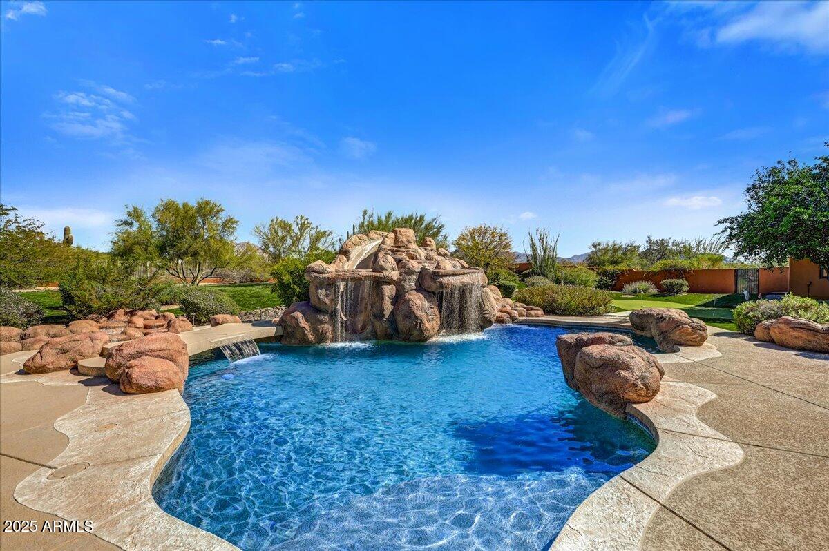 PRADO ESTATES - Residential