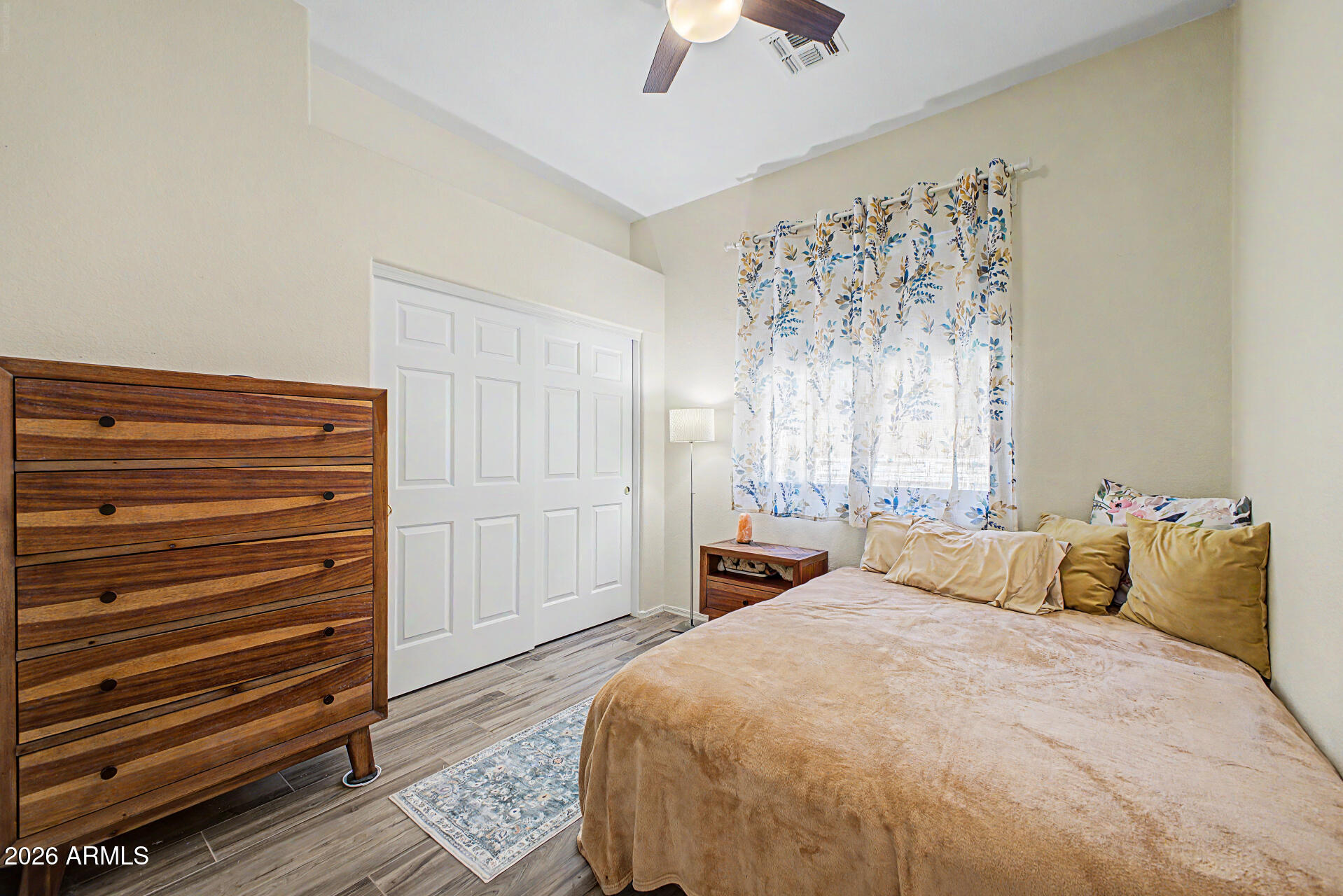 LINDSAY MEADOWS - Residential