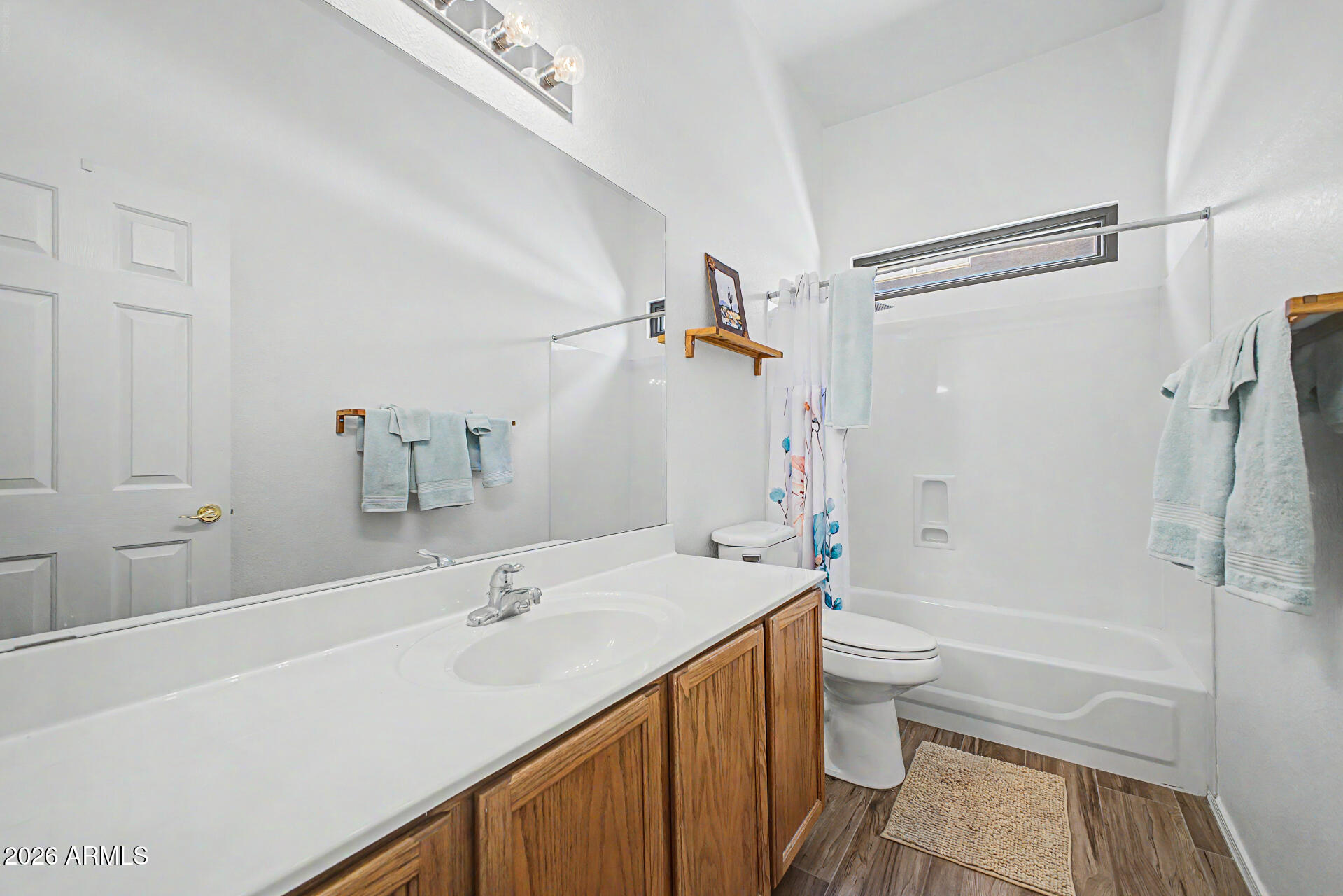 LINDSAY MEADOWS - Residential