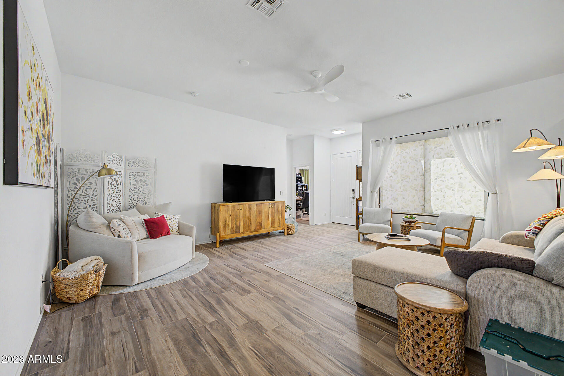 LINDSAY MEADOWS - Residential