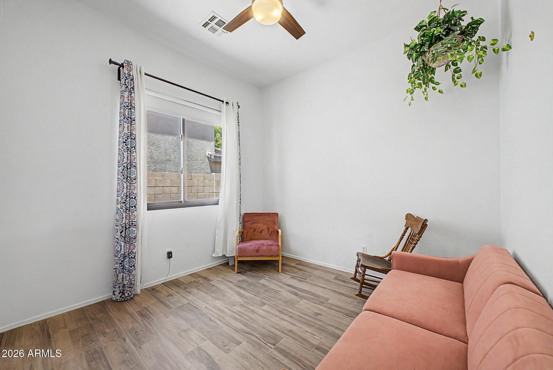LINDSAY MEADOWS - Residential