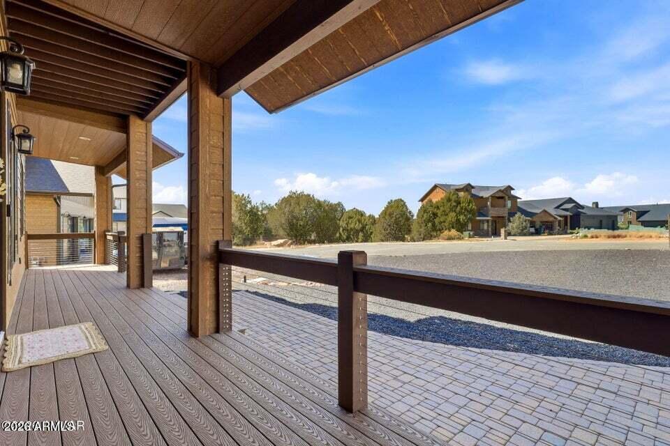WHISPERING TRAILS UNIT 1 - Residential