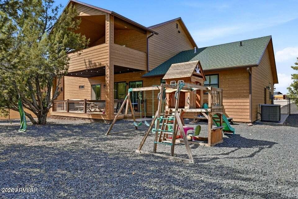 WHISPERING TRAILS UNIT 1 - Residential