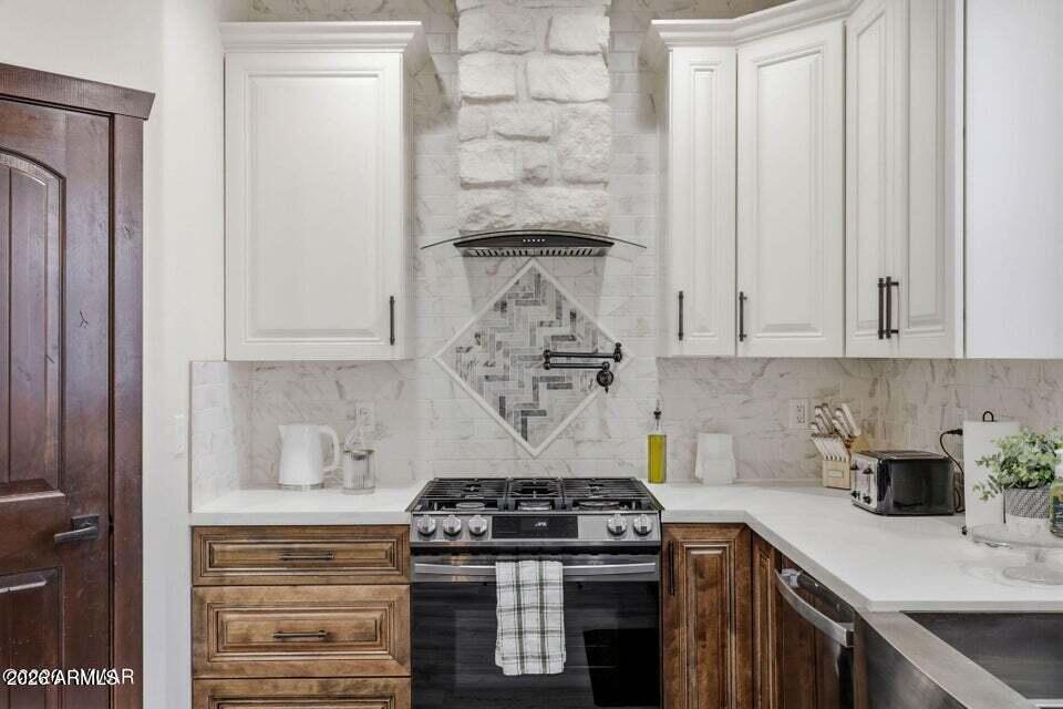 WHISPERING TRAILS UNIT 1 - Residential