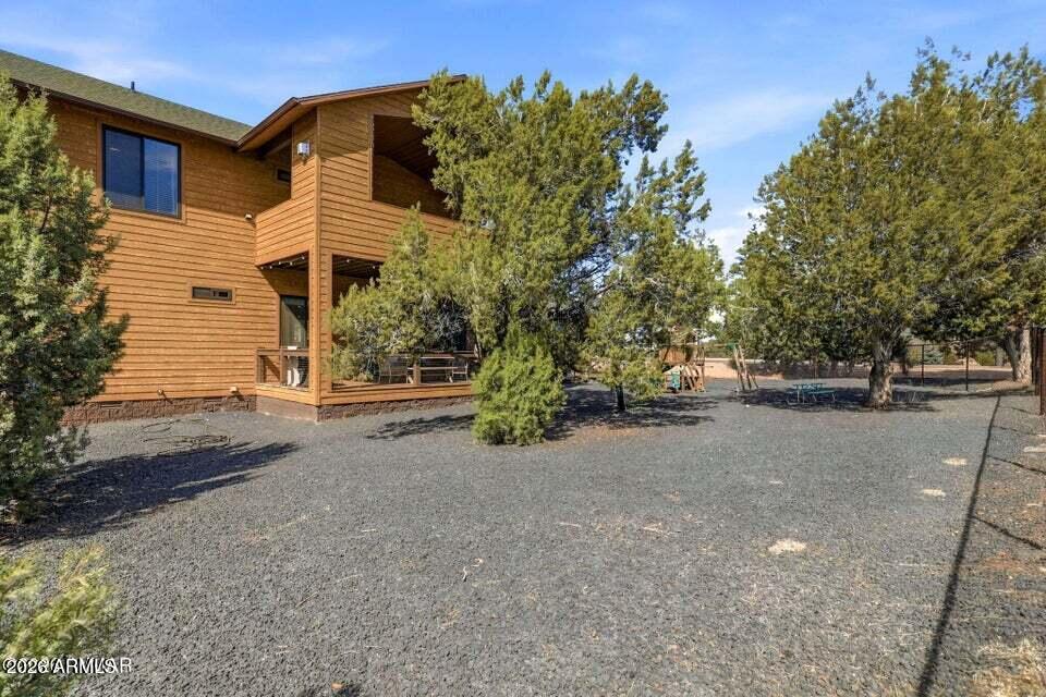 WHISPERING TRAILS UNIT 1 - Residential