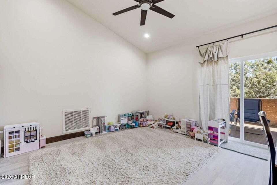 WHISPERING TRAILS UNIT 1 - Residential
