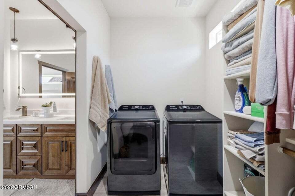 WHISPERING TRAILS UNIT 1 - Residential