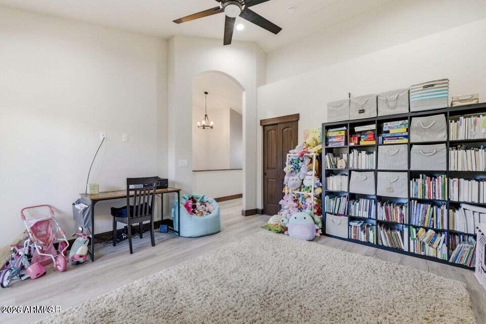 WHISPERING TRAILS UNIT 1 - Residential