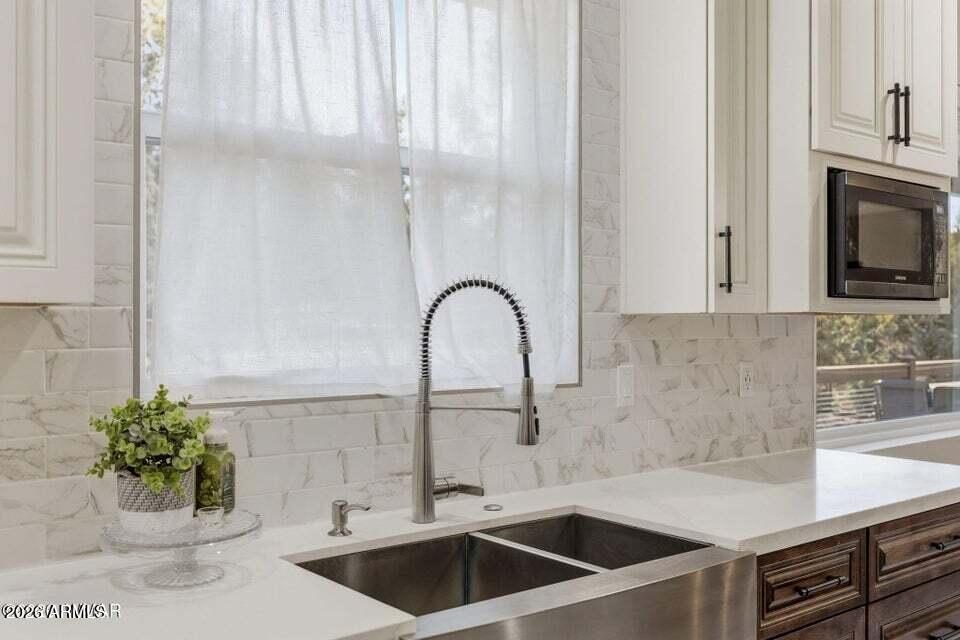 WHISPERING TRAILS UNIT 1 - Residential