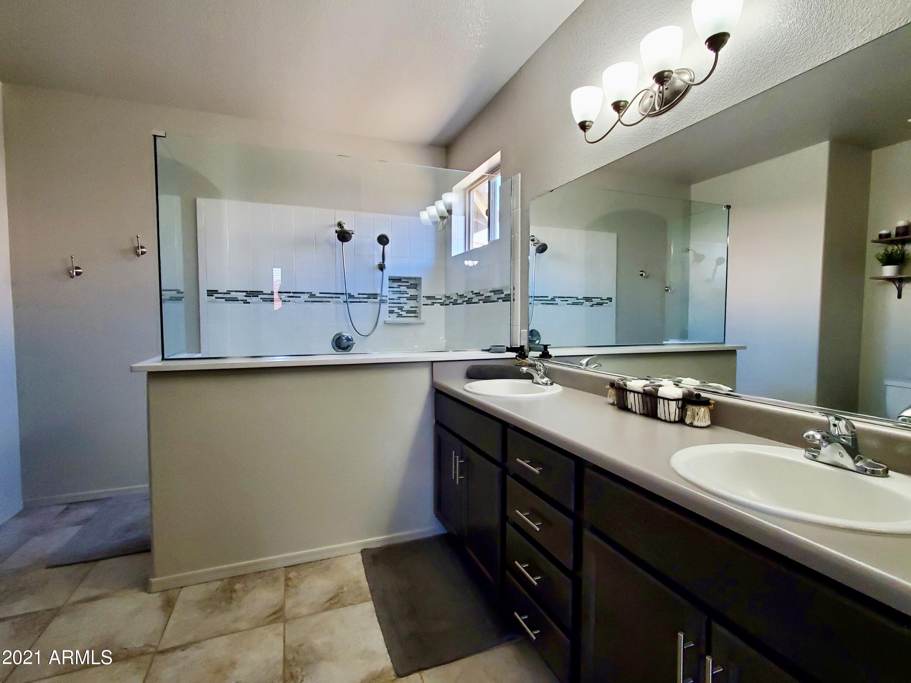REFLECTIONS AT VALIENTE - Residential