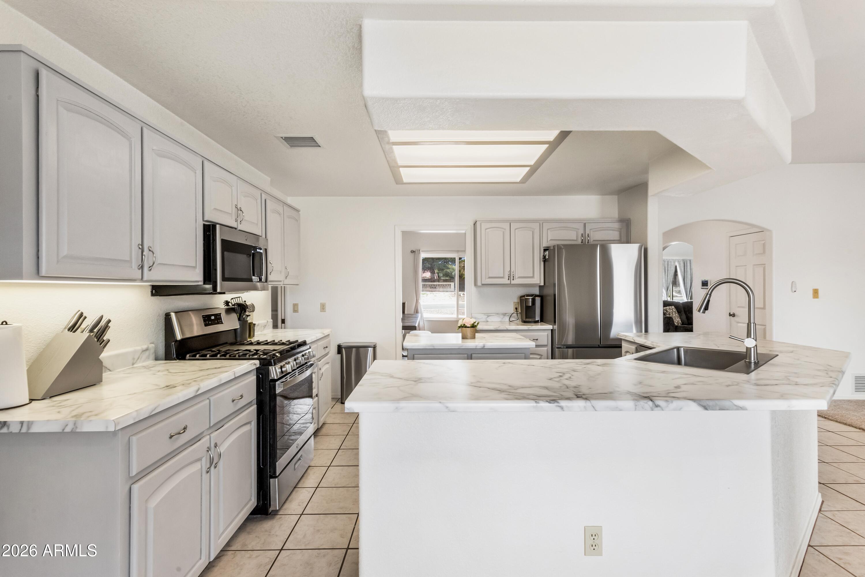 SUMMIT ESTATES - Residential
