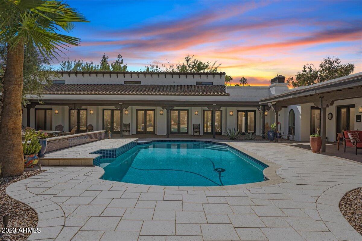 PARADISE VALLEY FARMS - Residential