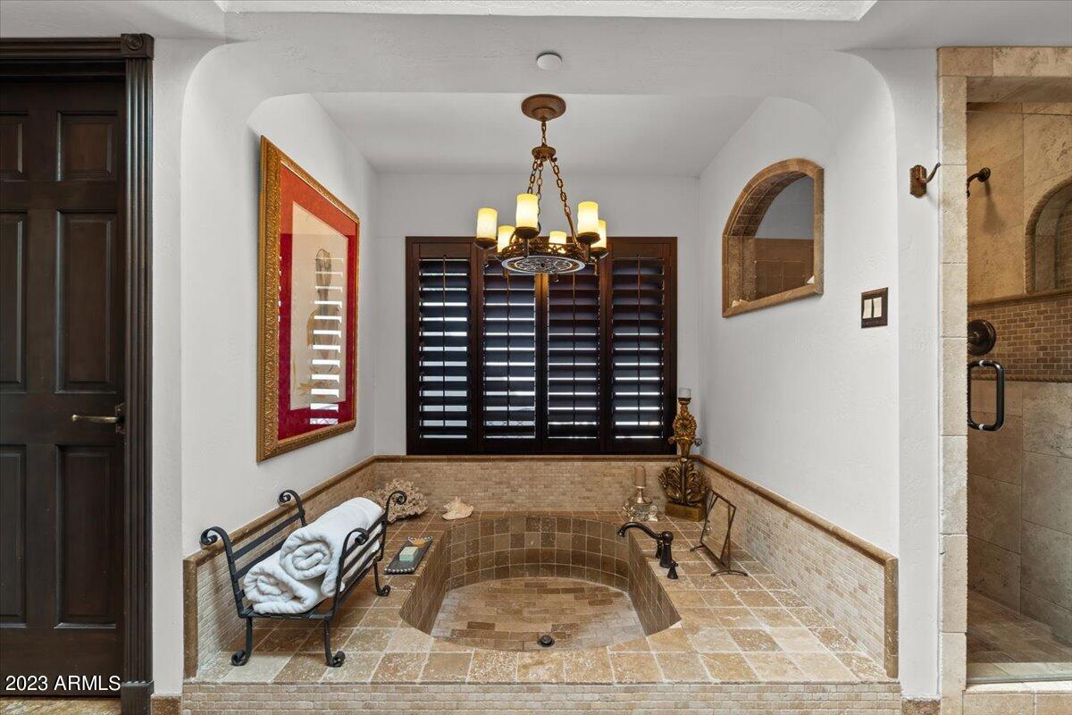 PARADISE VALLEY FARMS - Residential