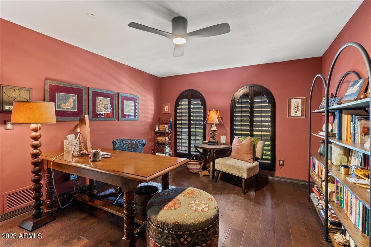 PARADISE VALLEY FARMS - Residential