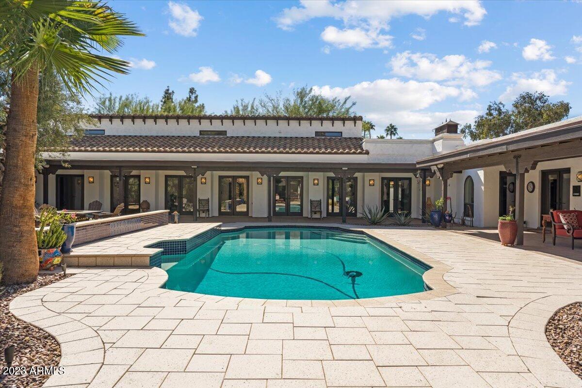 PARADISE VALLEY FARMS - Residential