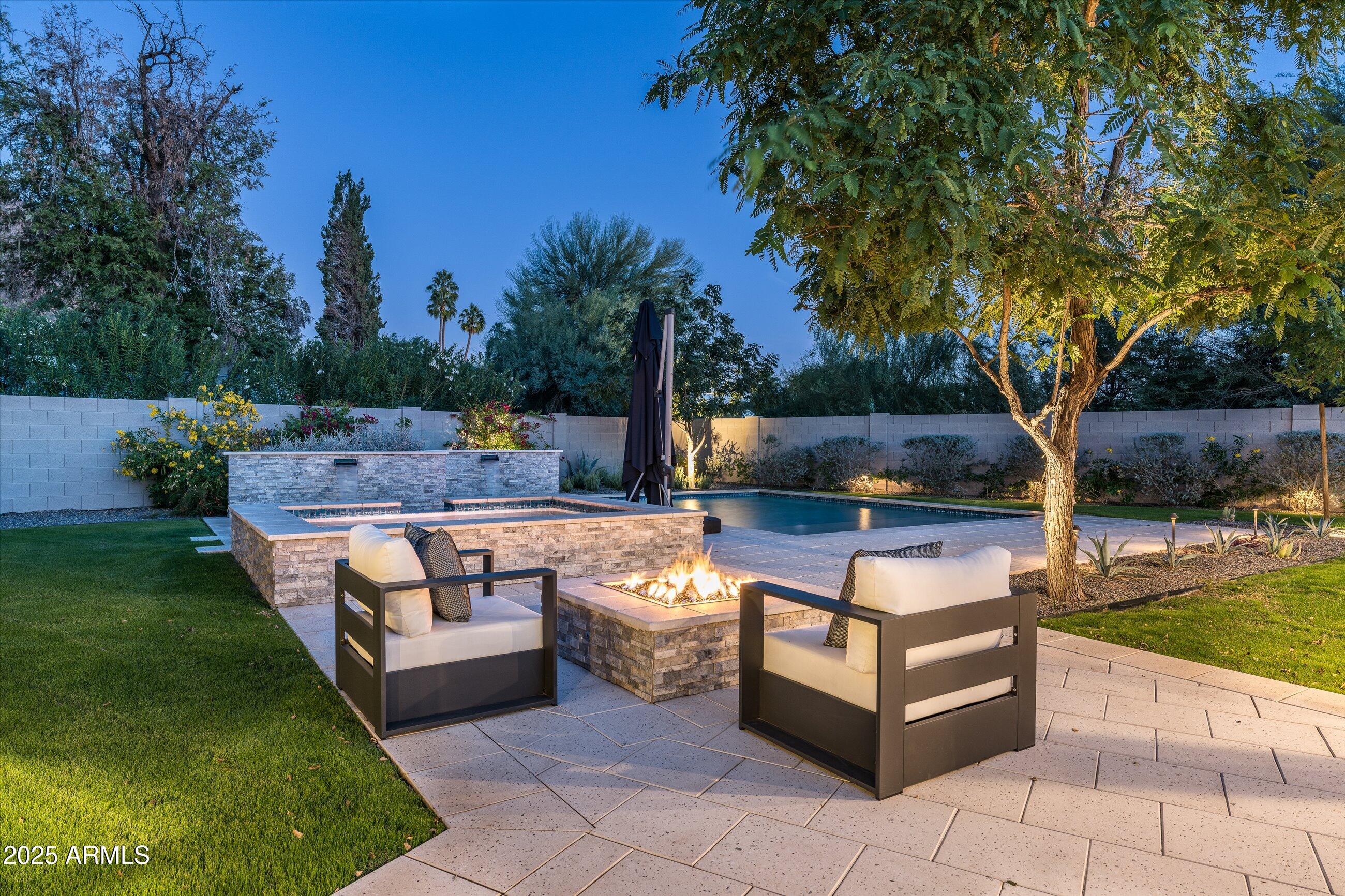 CAMELBACK SIERRA - Residential