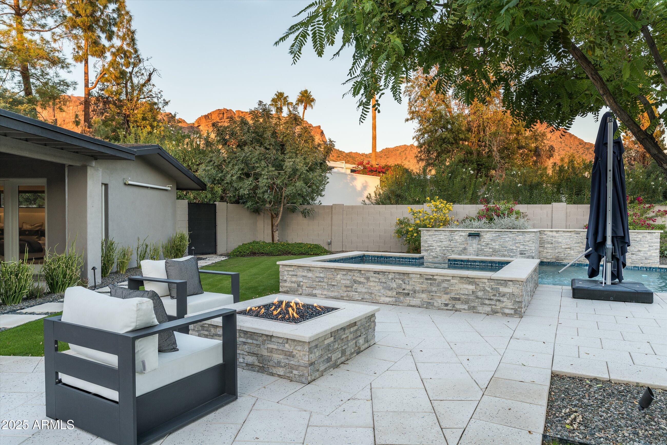 CAMELBACK SIERRA - Residential