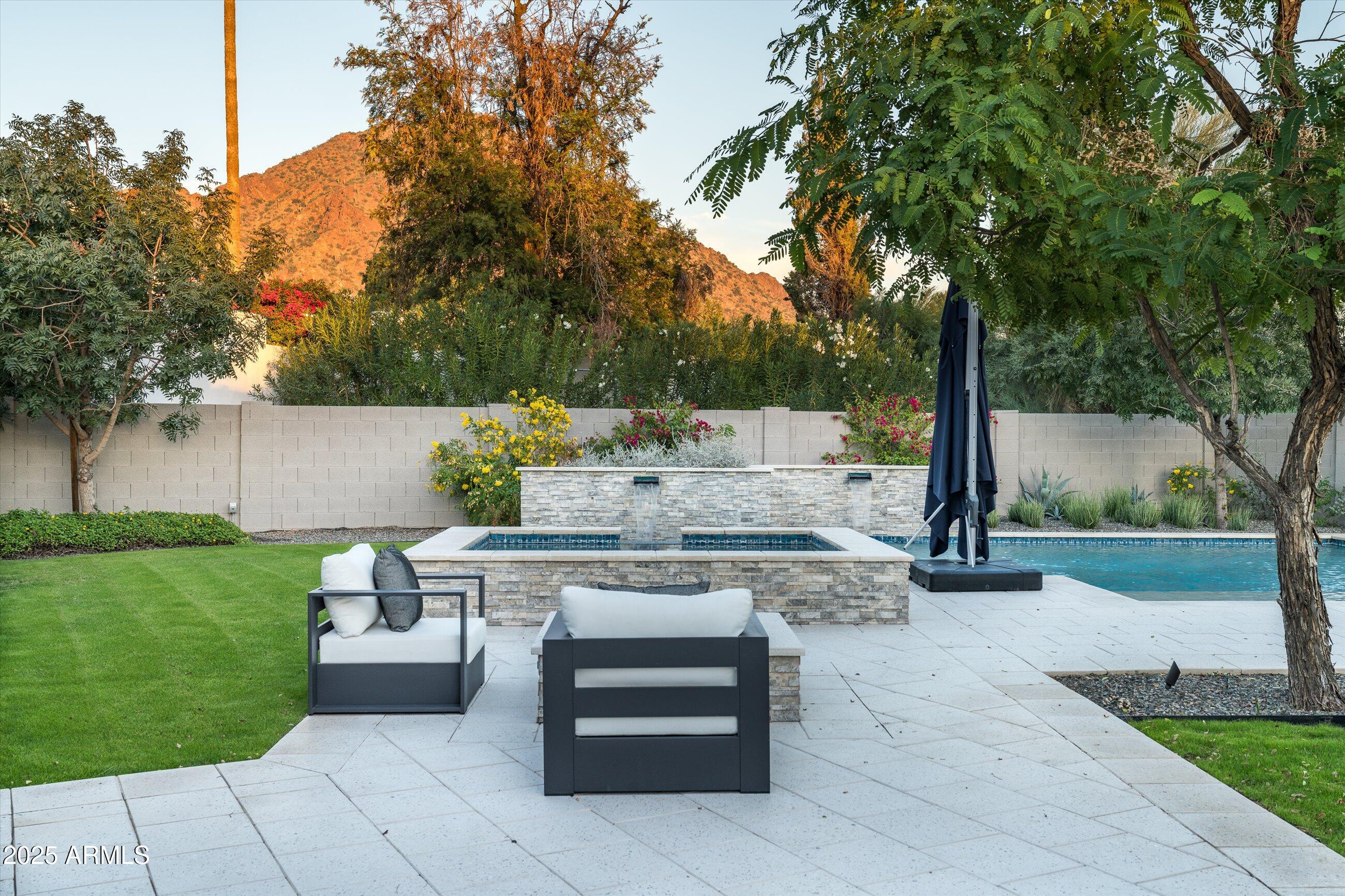CAMELBACK SIERRA - Residential